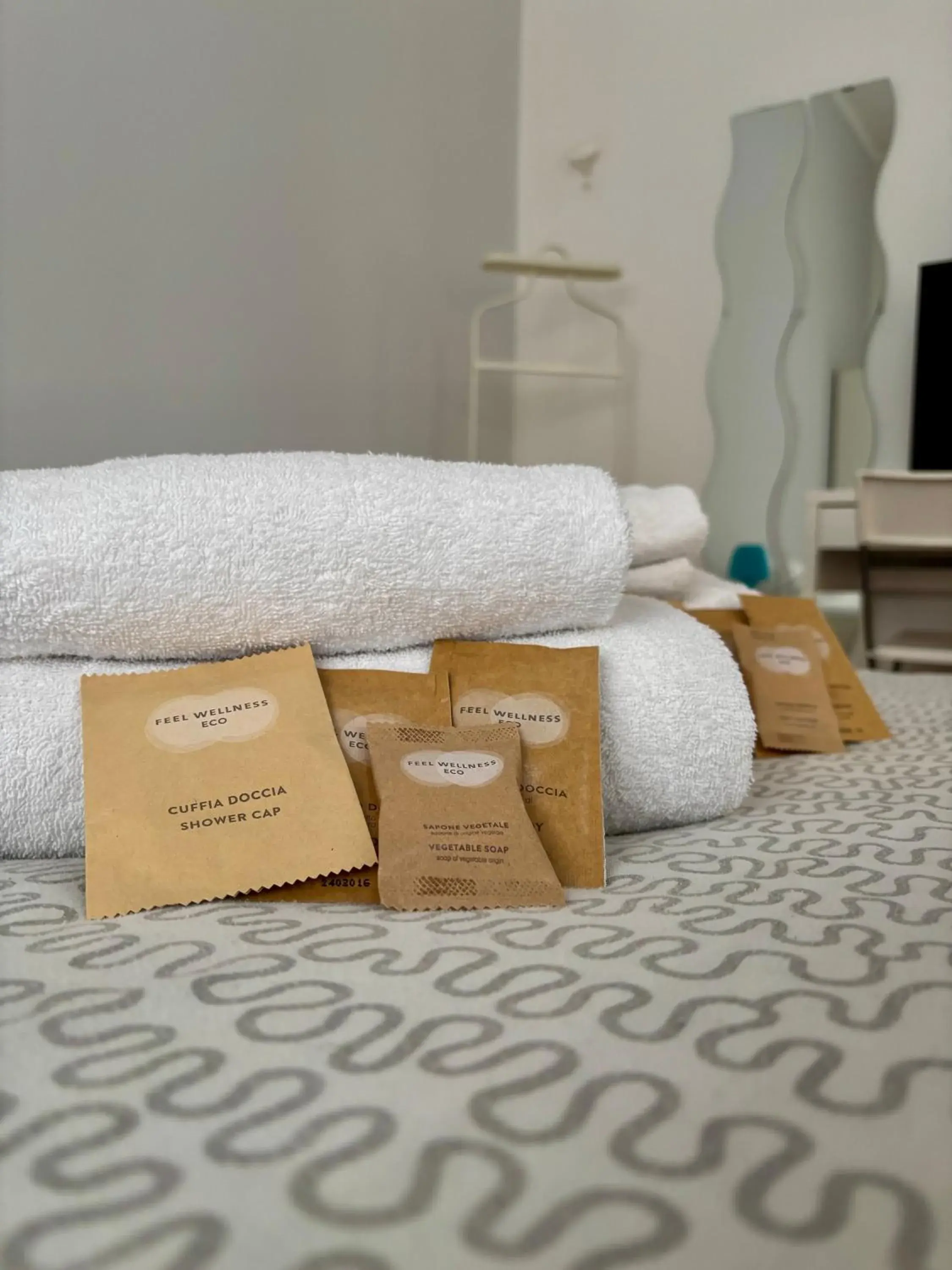 Triple Room with Shared Bathroom in Castelnuovo Rooms #Politeama Triple Room with Shared Bathroom in Castelnuovo Rooms #Politeama