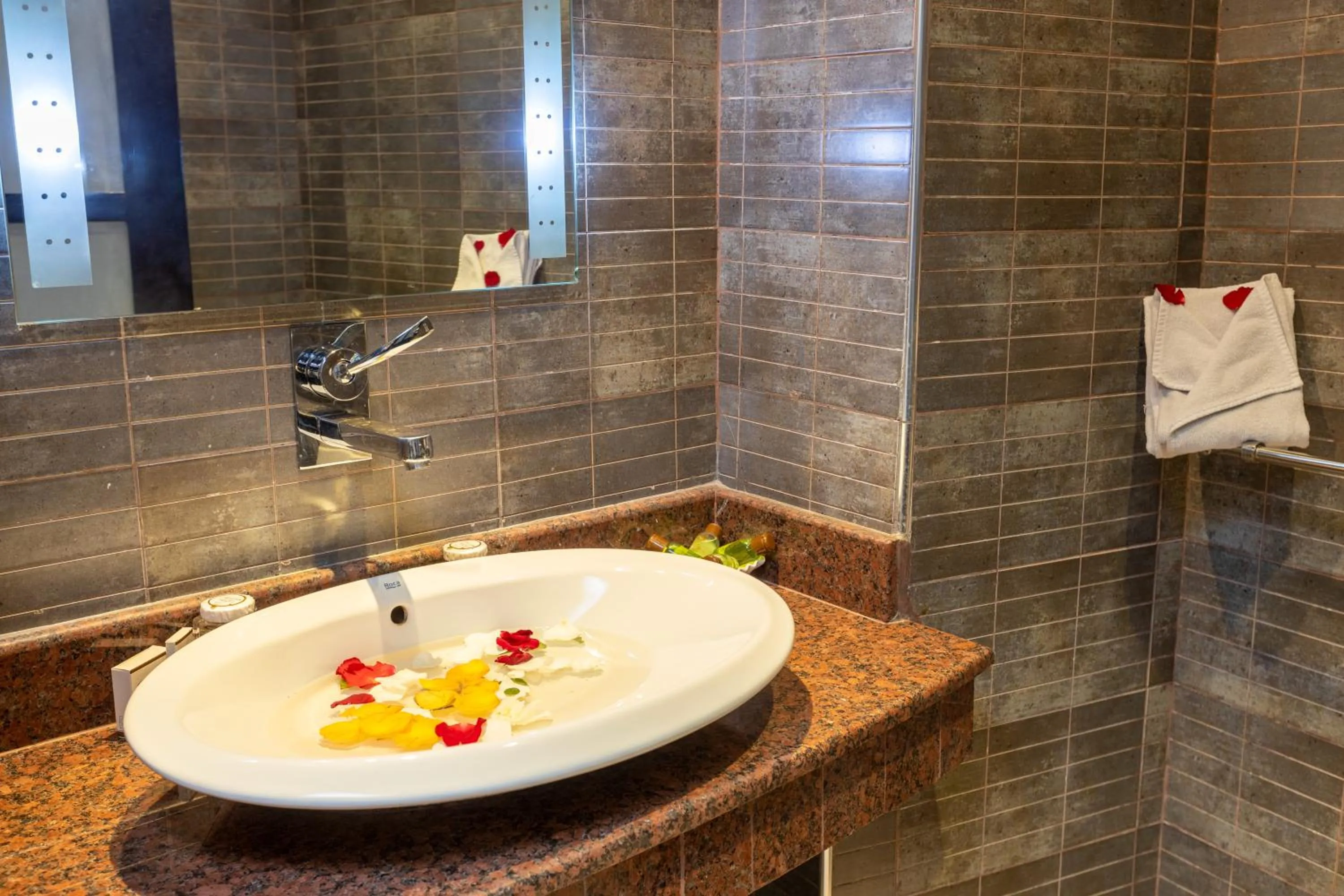 Bathroom in Tempoo Hotel Marrakech City Centre Adults Only