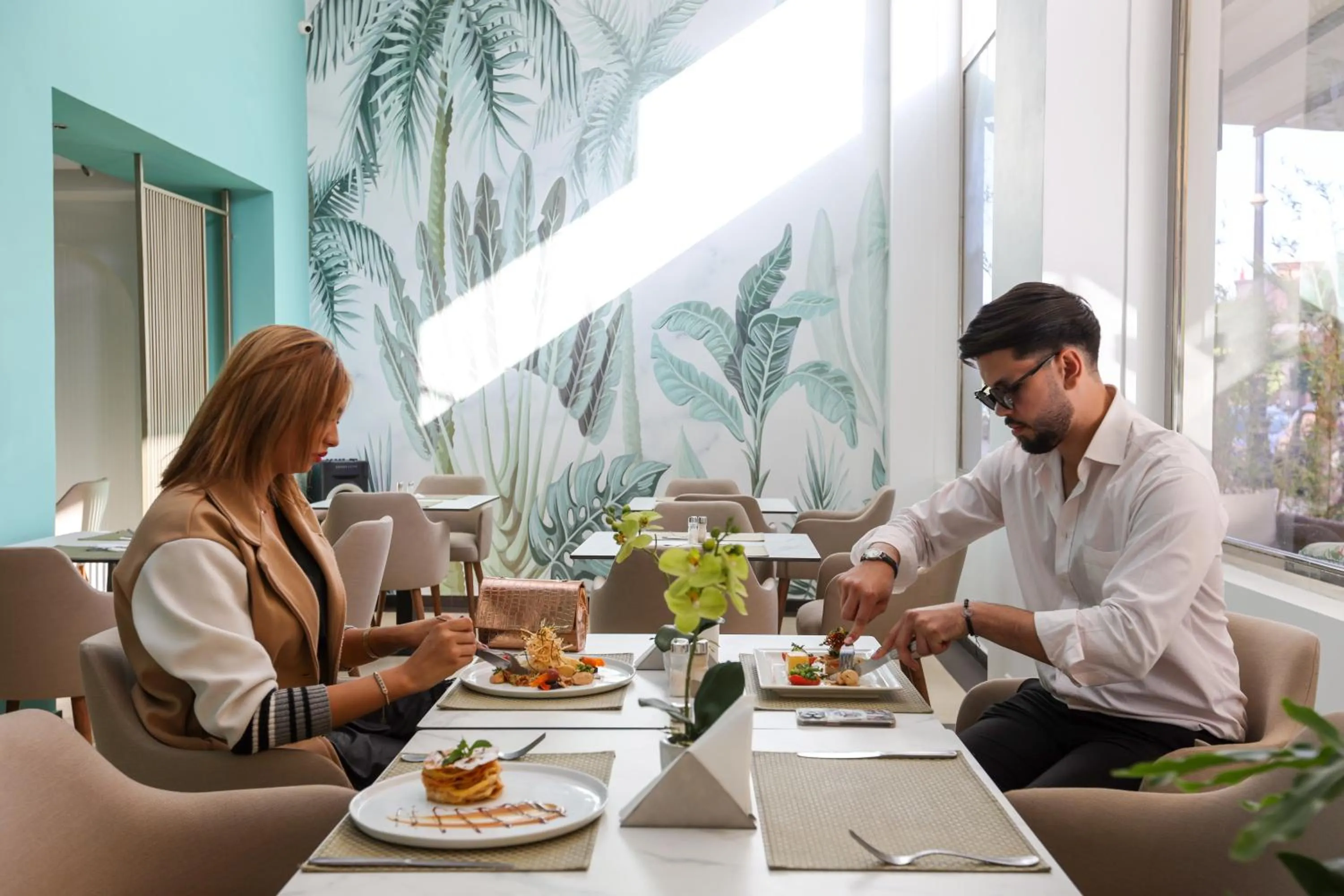 Restaurant/places to eat in Tempoo Hotel Marrakech City Centre Adults Only