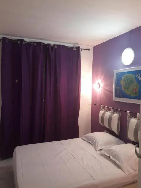 Bed in Hôtel Du Centre