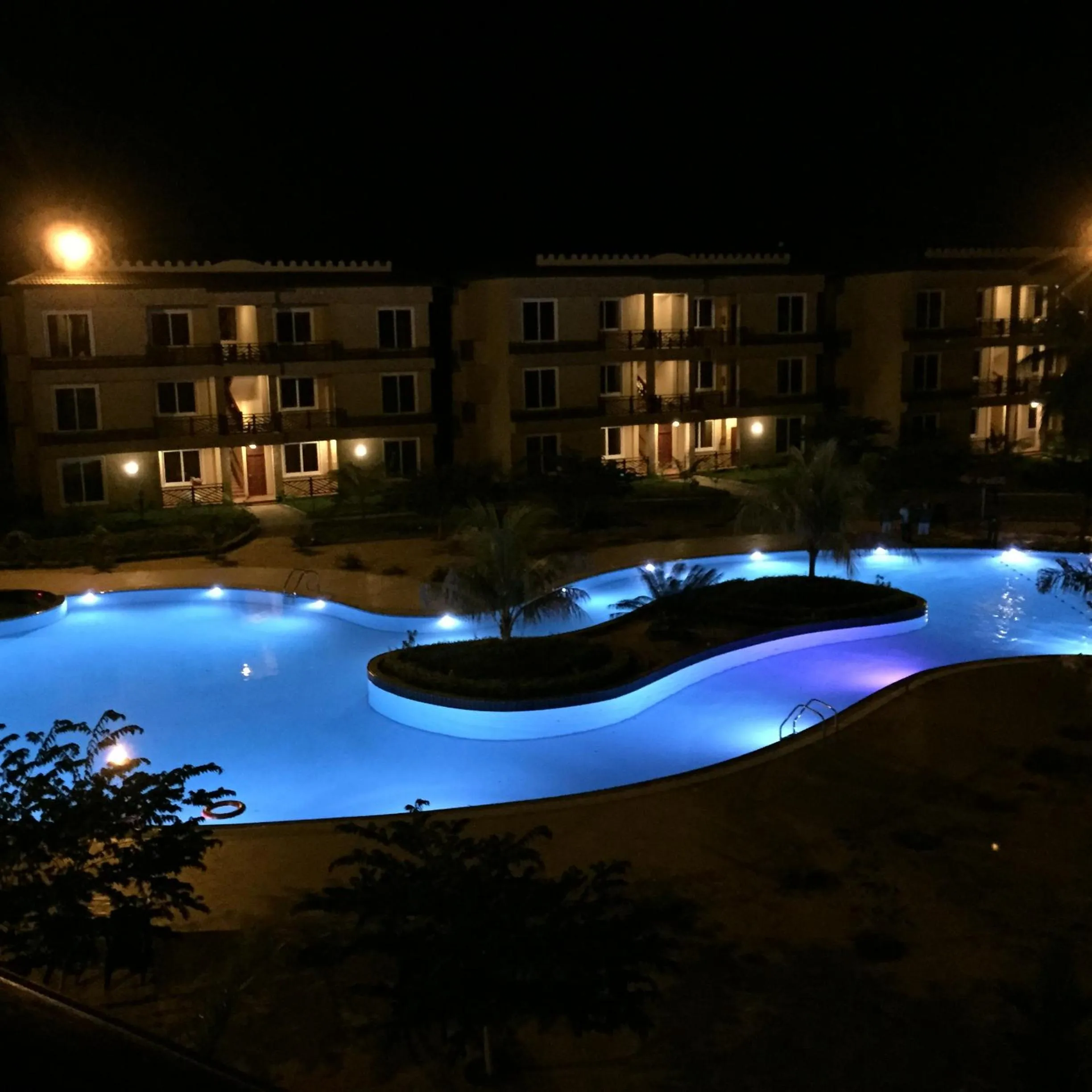 Swimming pool in Sunrise Beach Resort