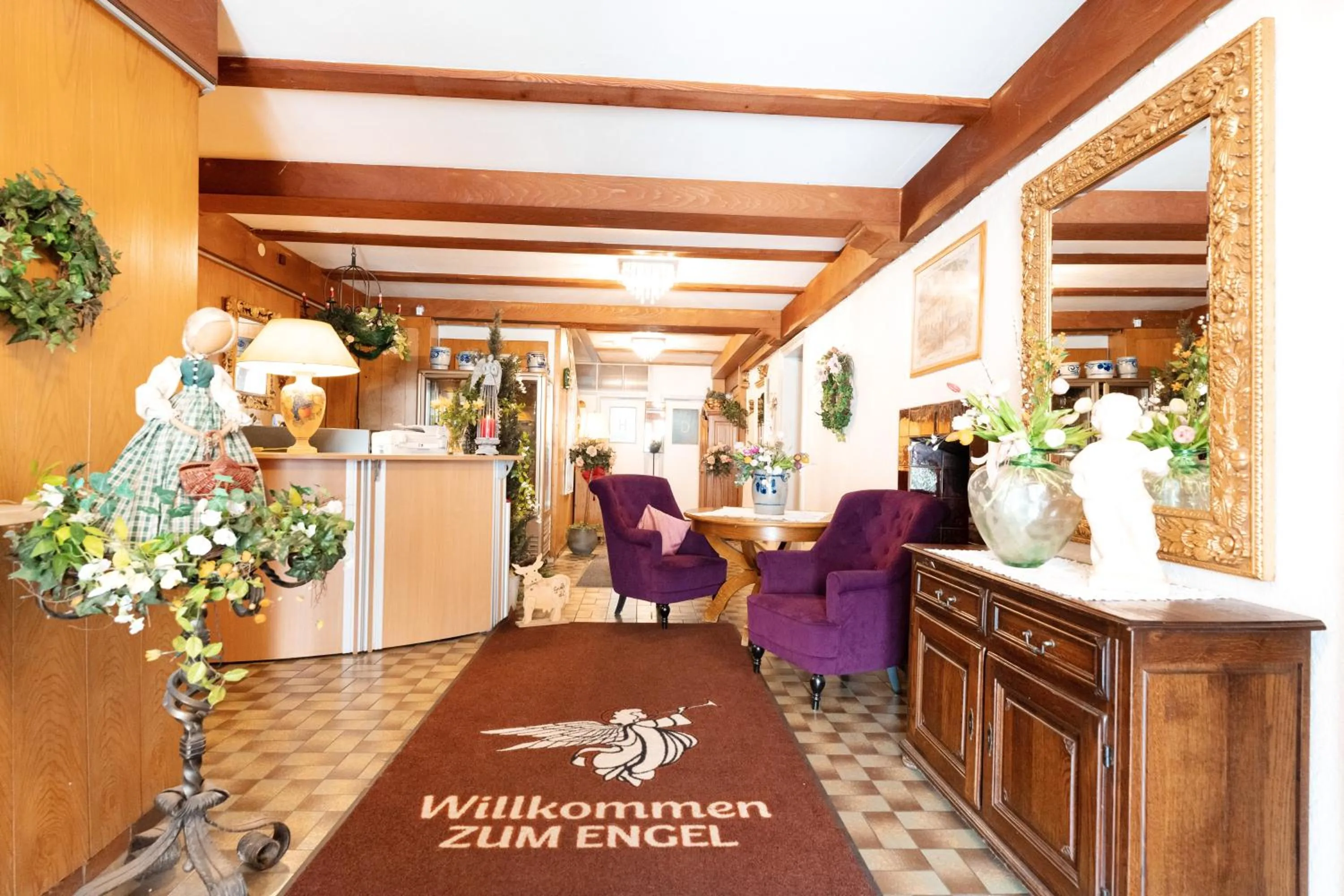 Lobby or reception in Hotel garni "Zum Engel"