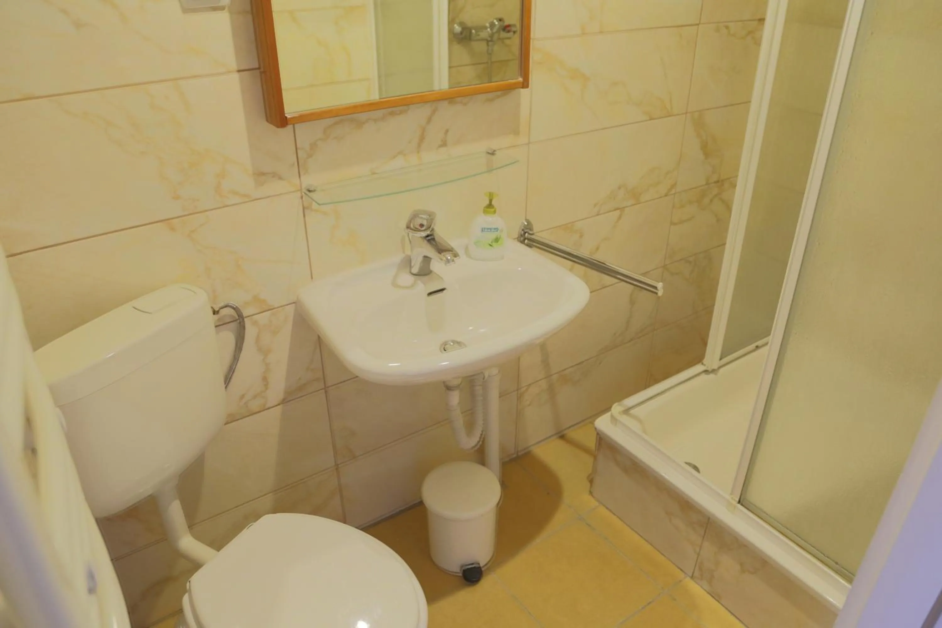 Bathroom in WIlla Maksymilian Bed and Breakfast