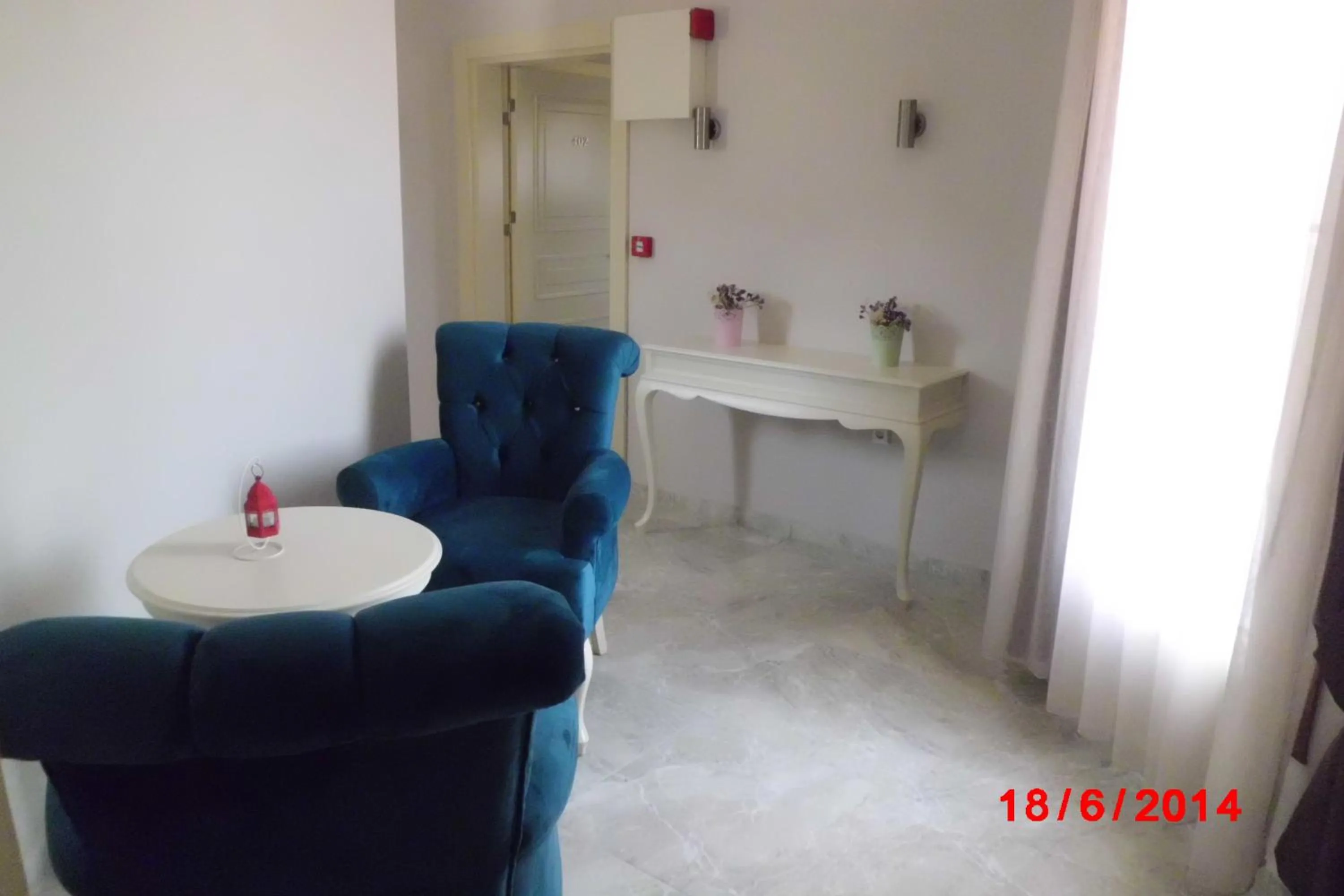 Seating area in Funda Hotel