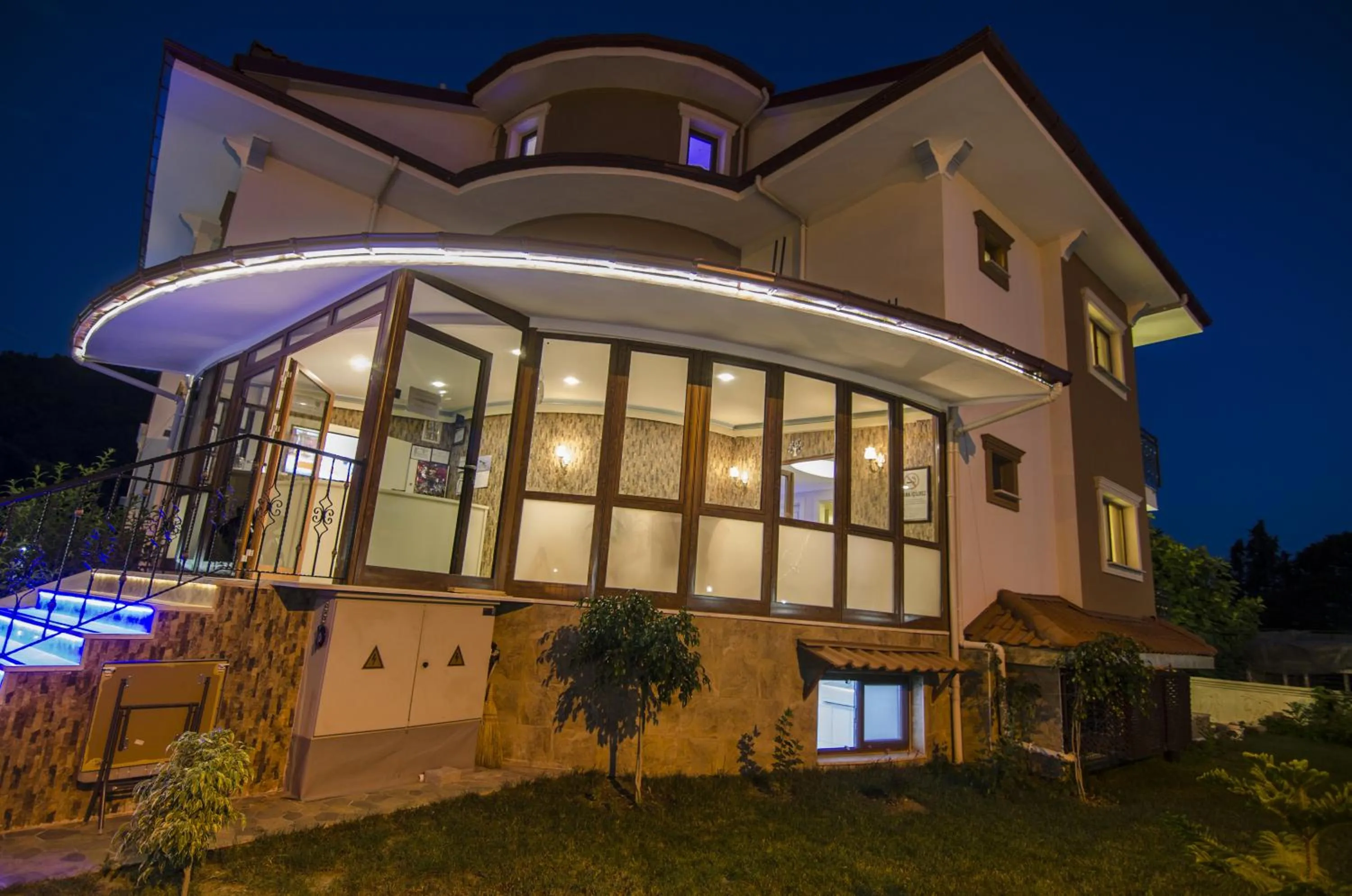 Property building in Funda Hotel