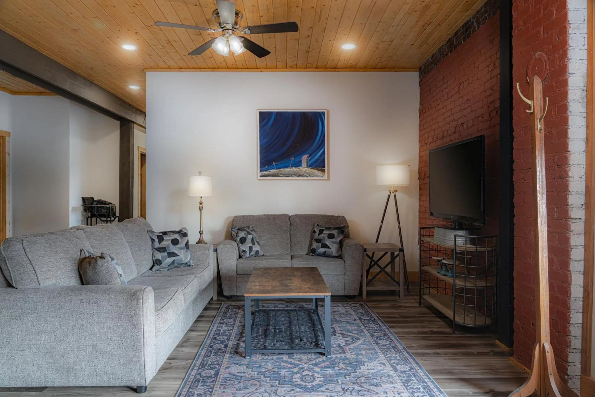 Living room in The NuWray Hotel & Carriage House