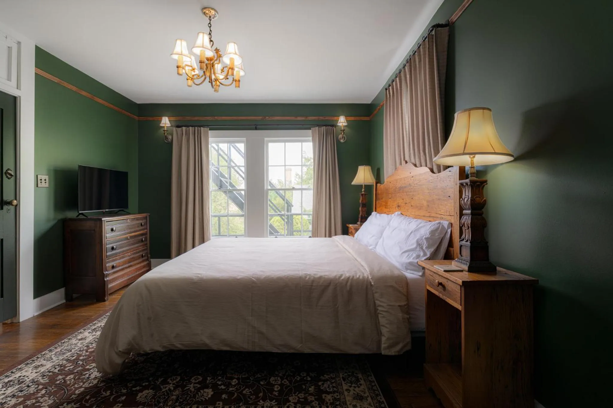 Bedroom, Bed in The NuWray Hotel & Carriage House