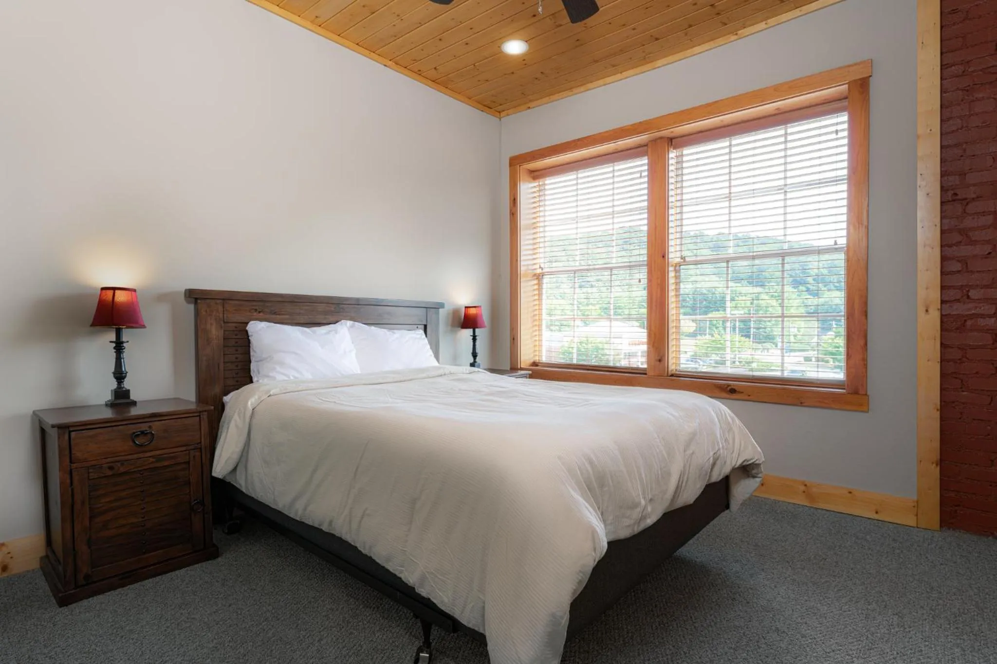 Bedroom, Bed in The NuWray Hotel & Carriage House