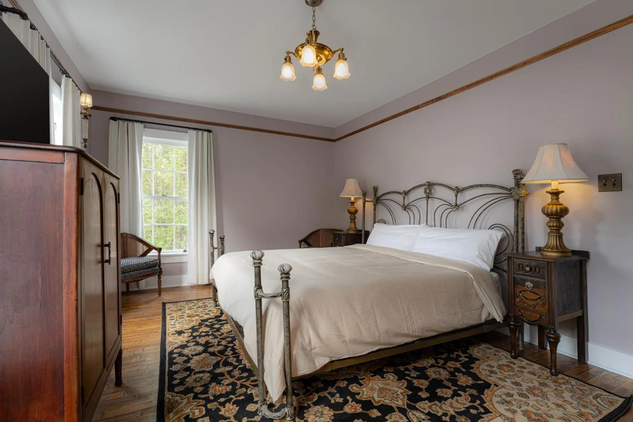 Photo of the whole room, Bed in The NuWray Hotel & Carriage House