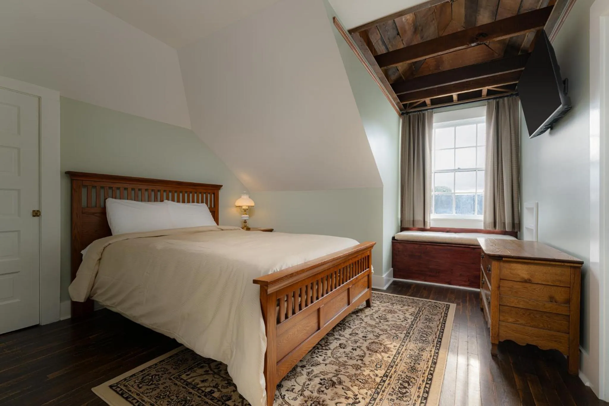 Bedroom, Bed in The NuWray Hotel & Carriage House
