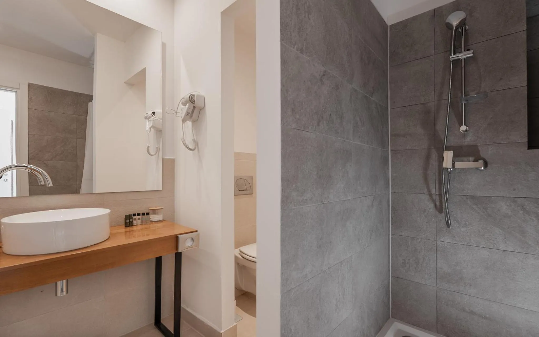 Shower in Monvidal by Bura Hotels - Adults Only