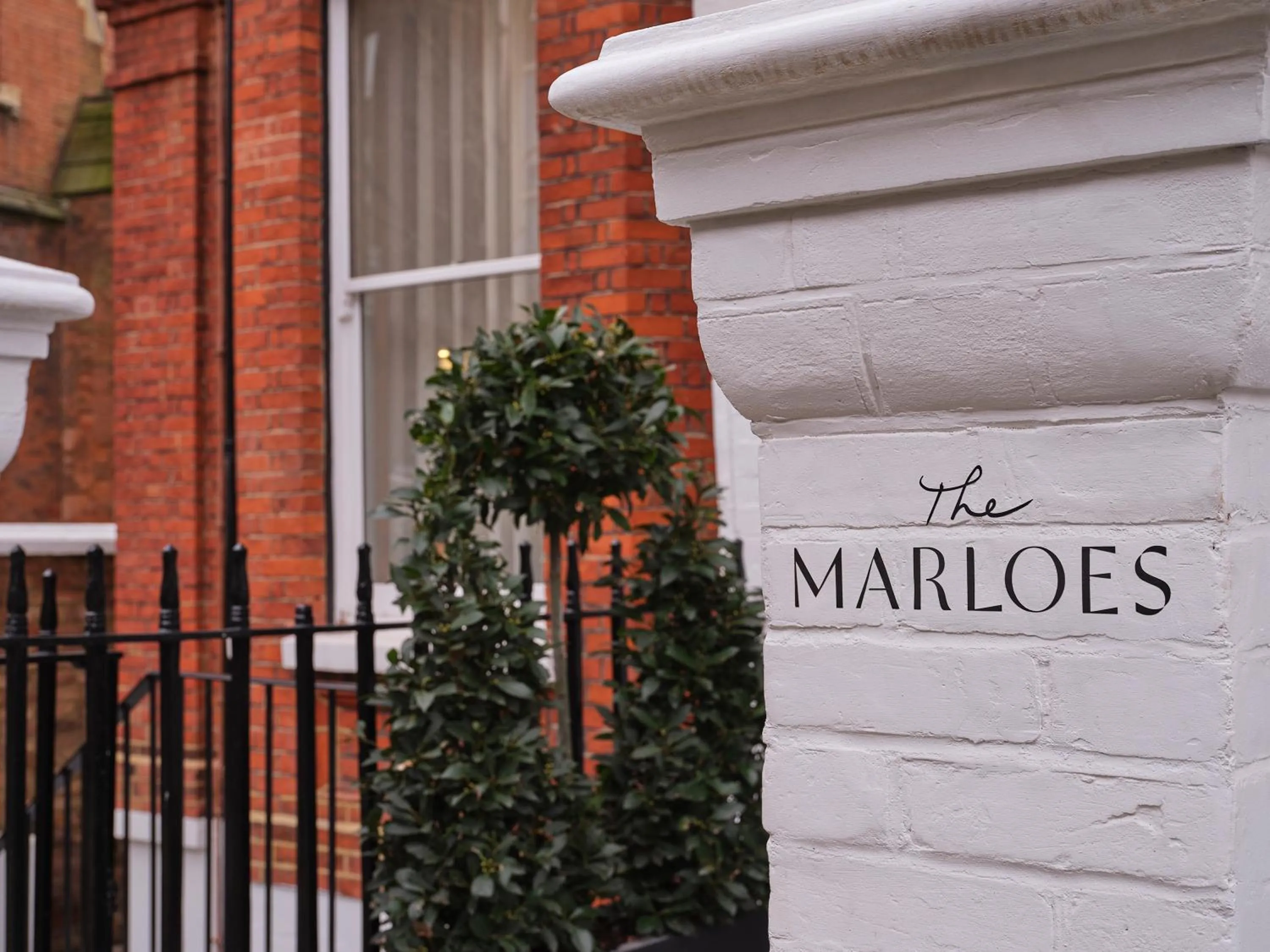 Facade/entrance in The Marloes