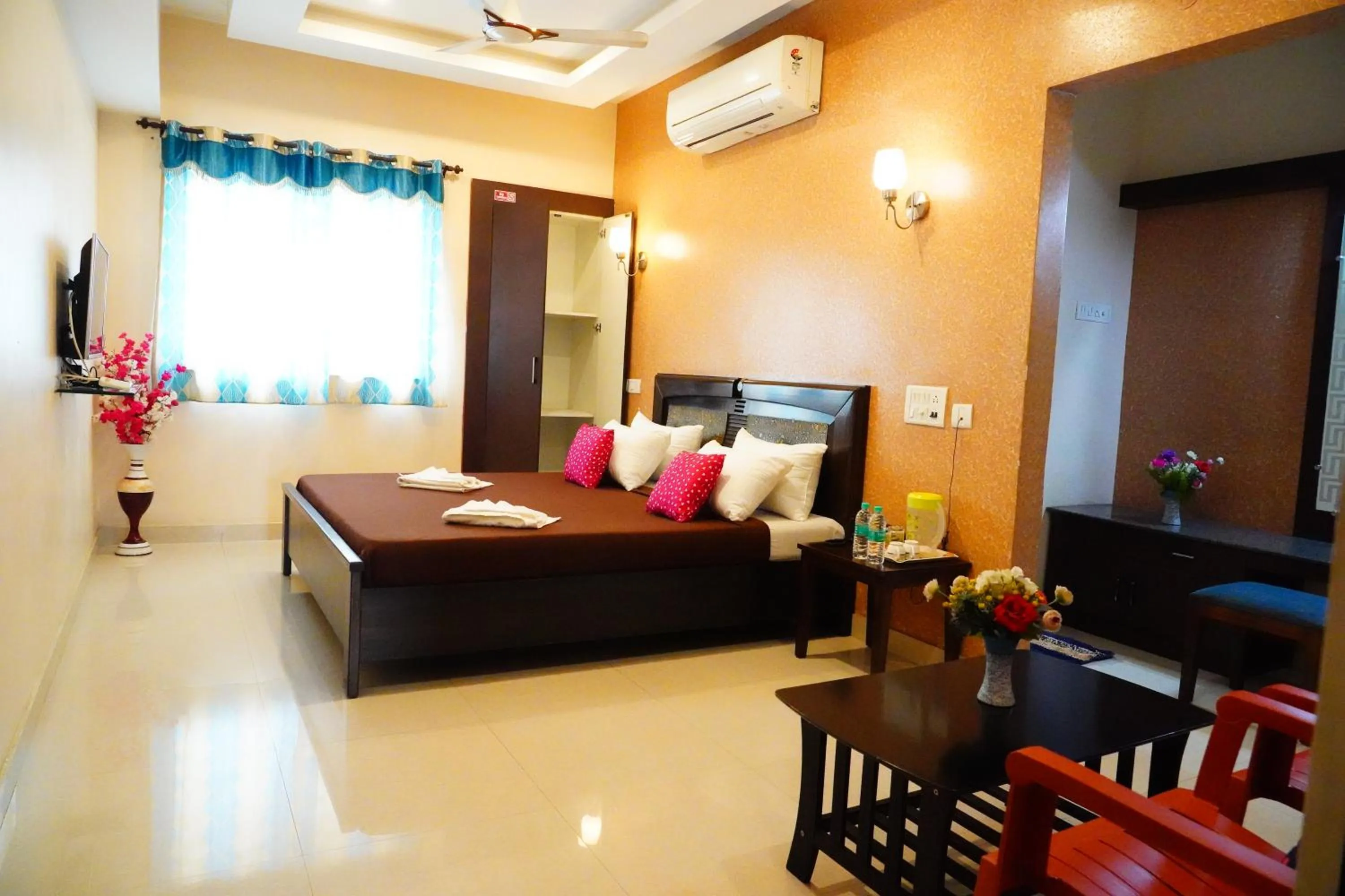 Bed in Vinayagam Residency