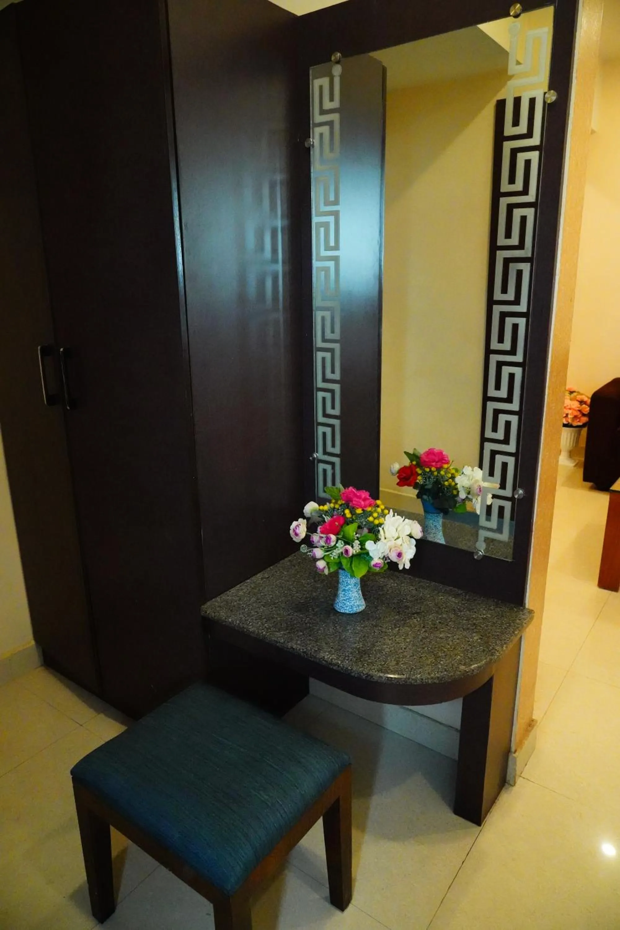 wardrobe in Vinayagam Residency
