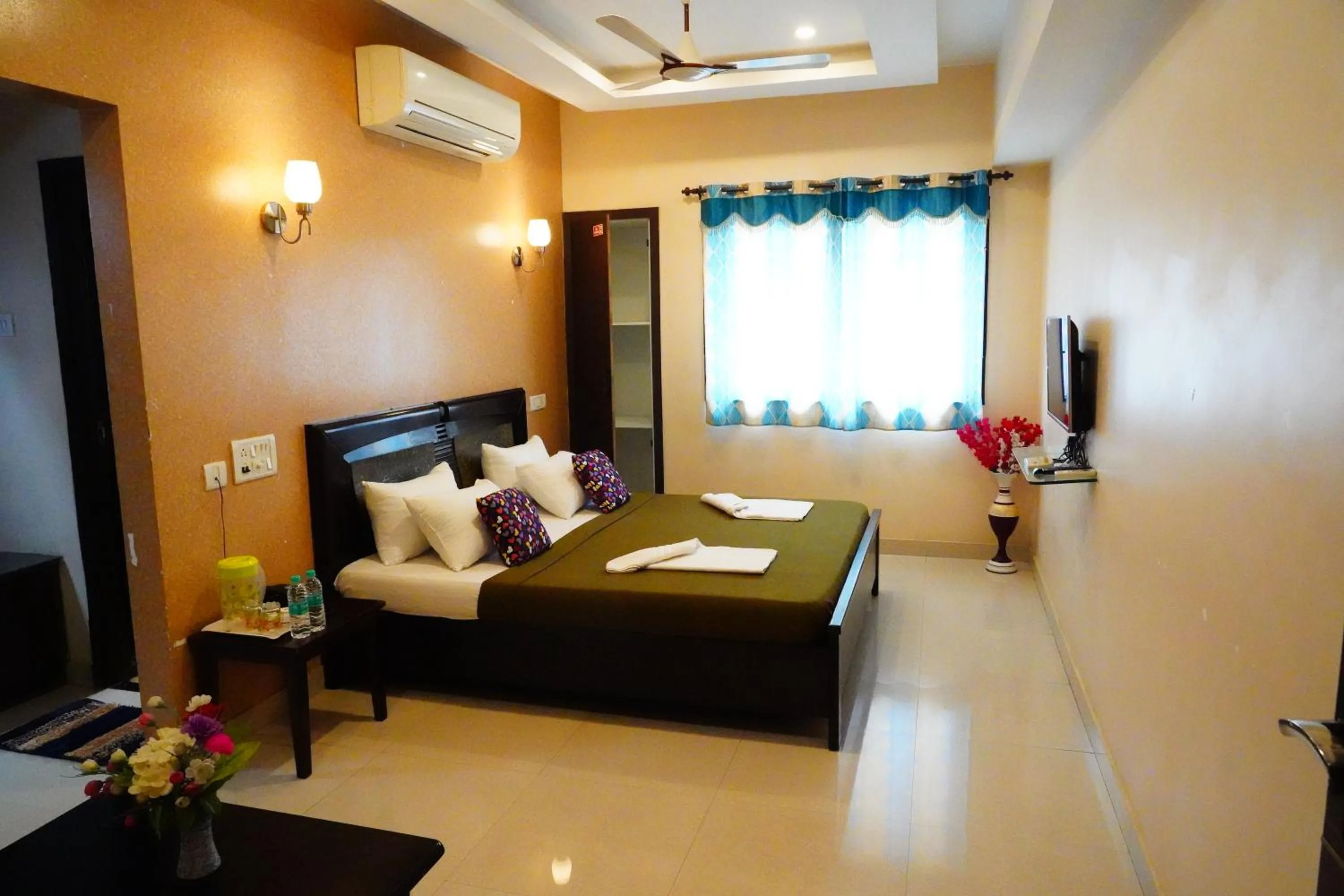 Bed in Vinayagam Residency