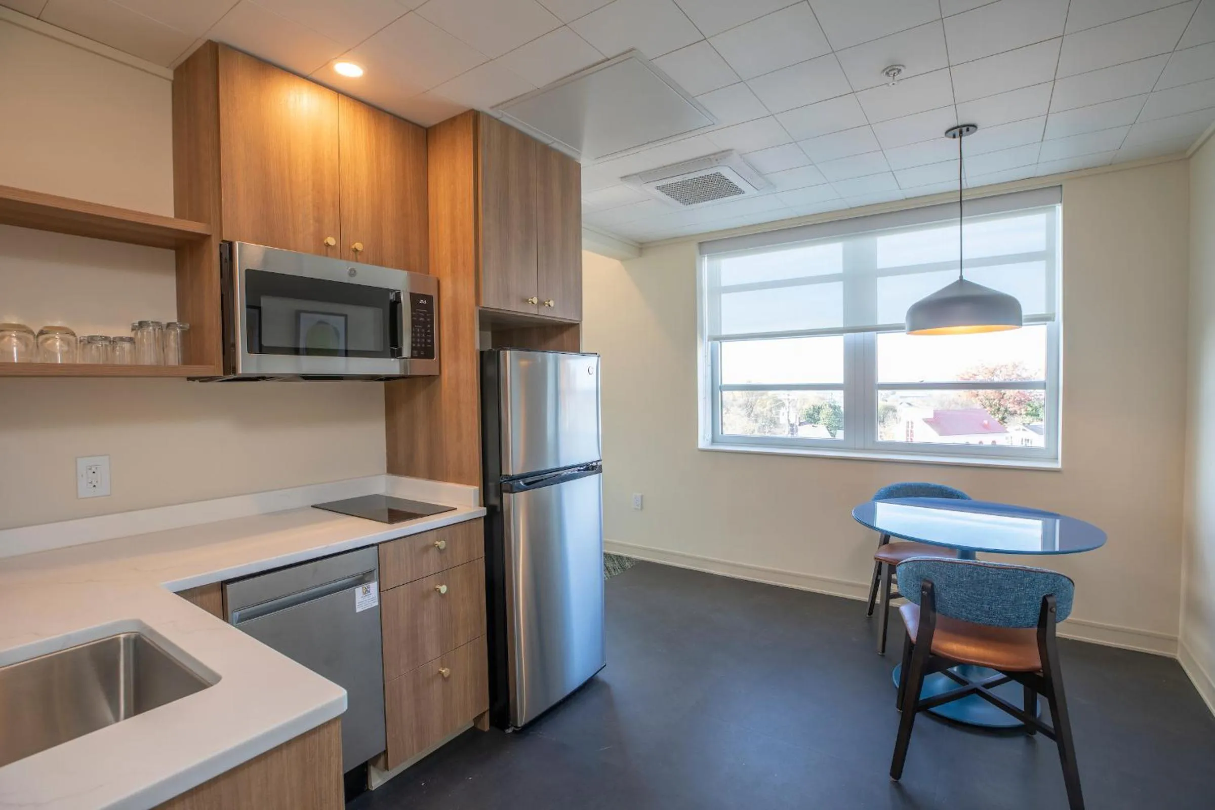 dishwasher in The Holbrook Hotel