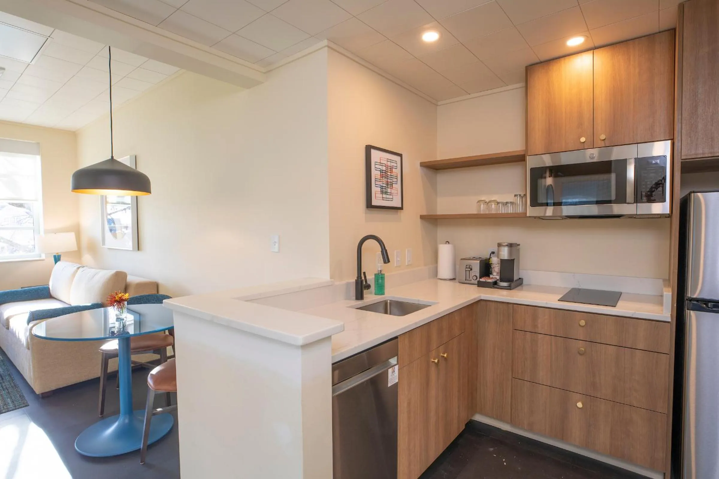 Kitchen or kitchenette in The Holbrook Hotel