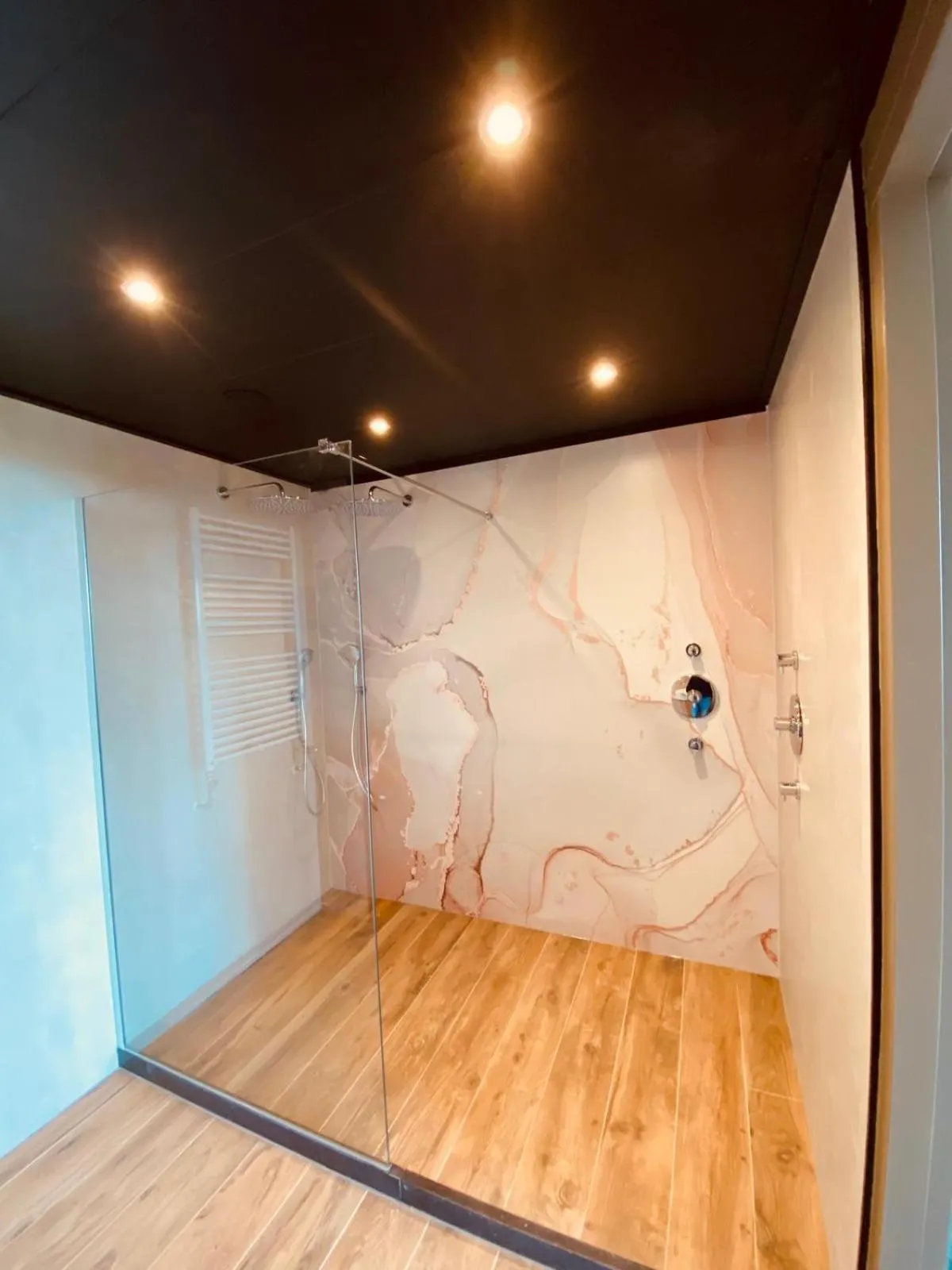 Bathroom in Fletcher Hotel-Restaurant Zevenbergen-Moerdijk