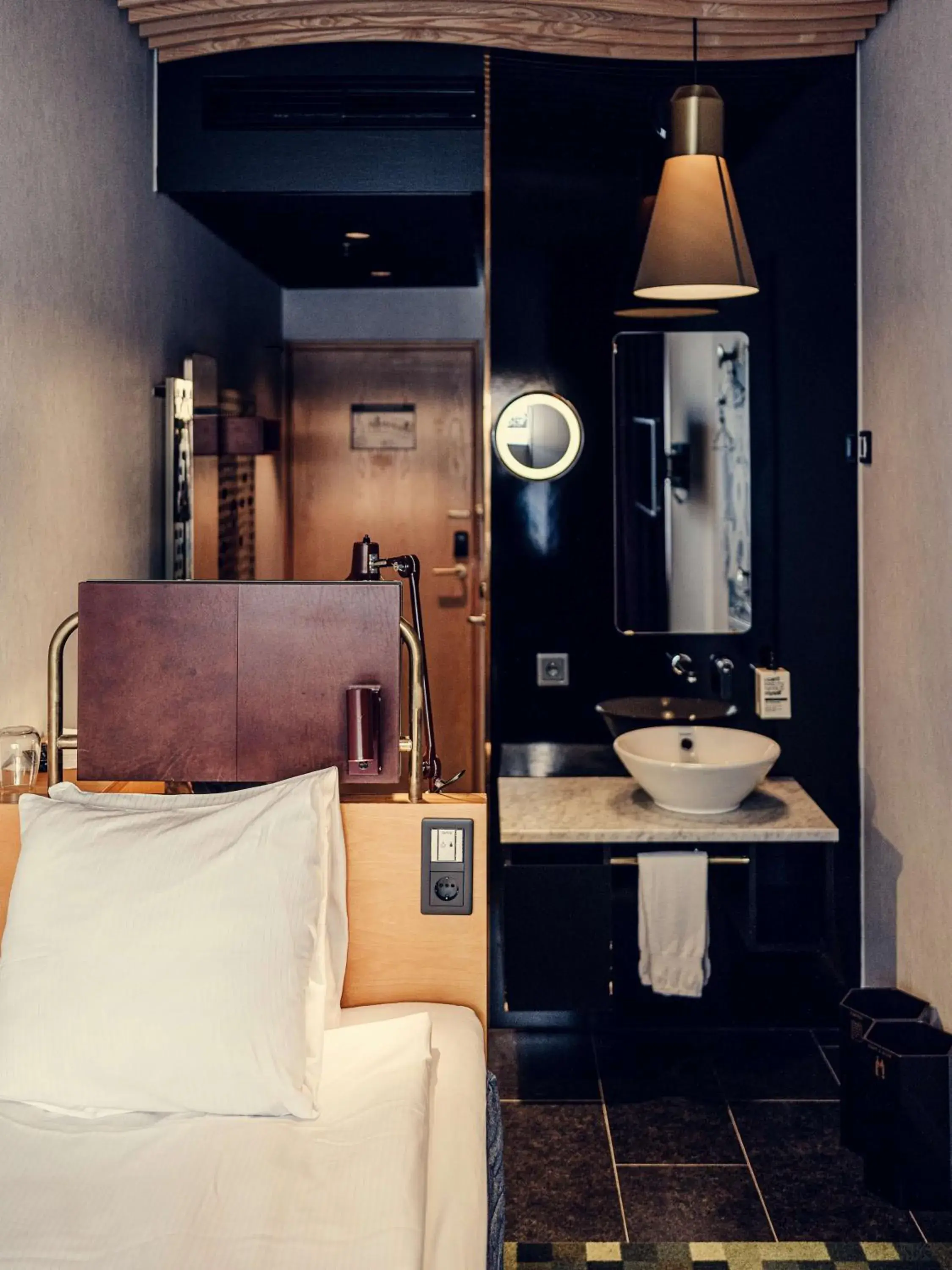 Standard Single Room in U&Me; BW Signature Collection Standard Single Room in U&Me; BW Signature Collection