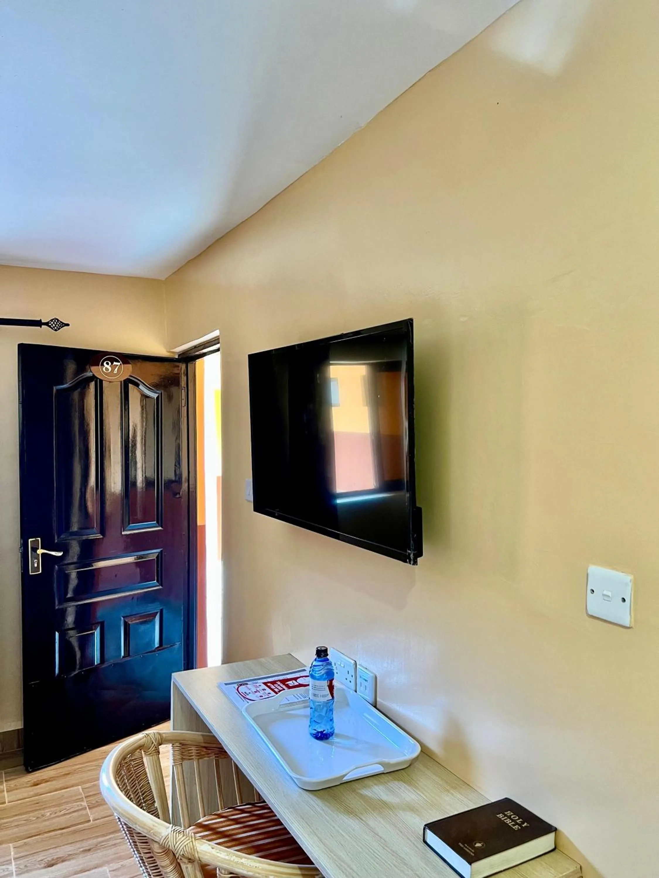 TV and multimedia in Sweet Lake Resort