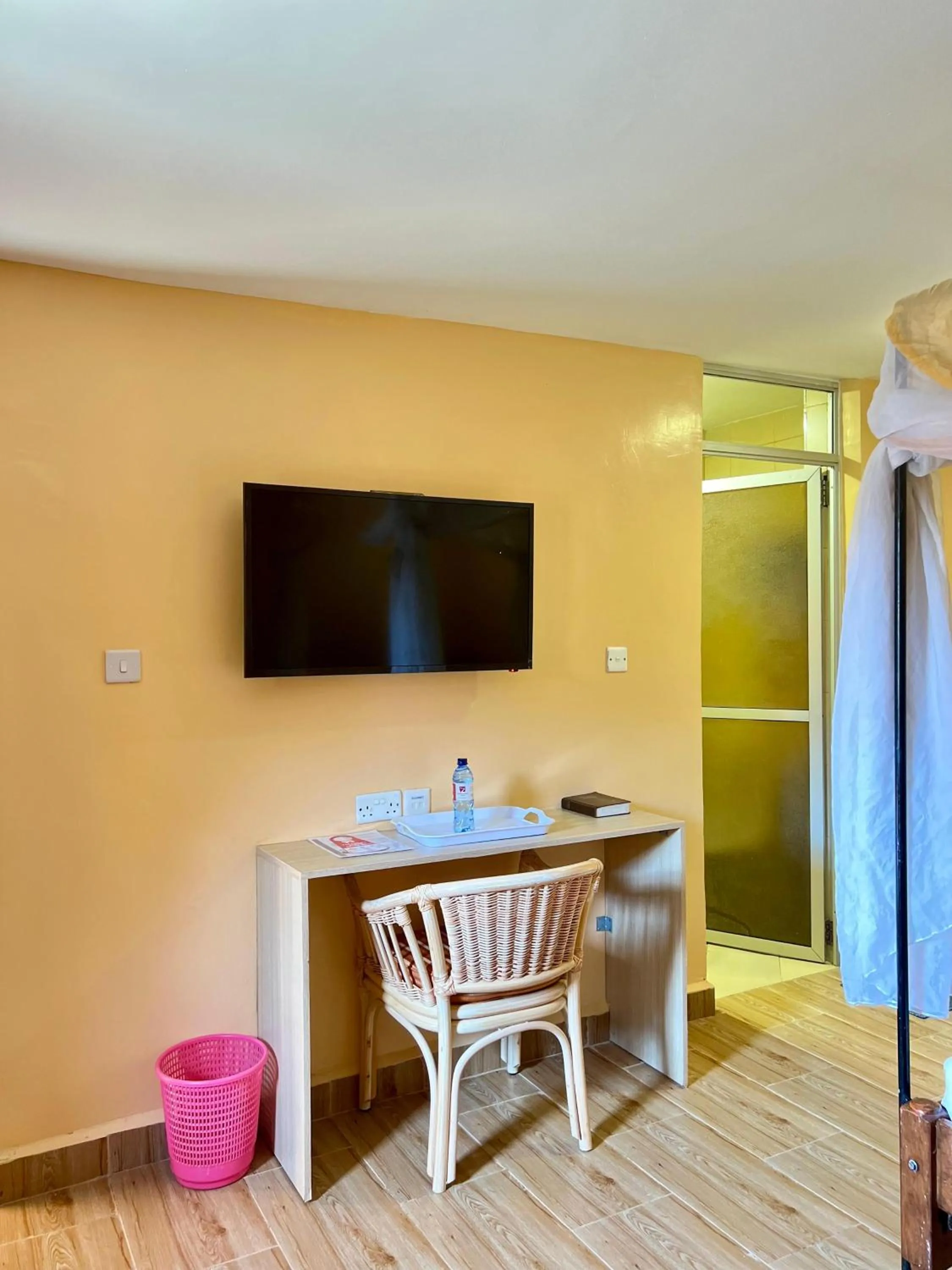 TV and multimedia in Sweet Lake Resort