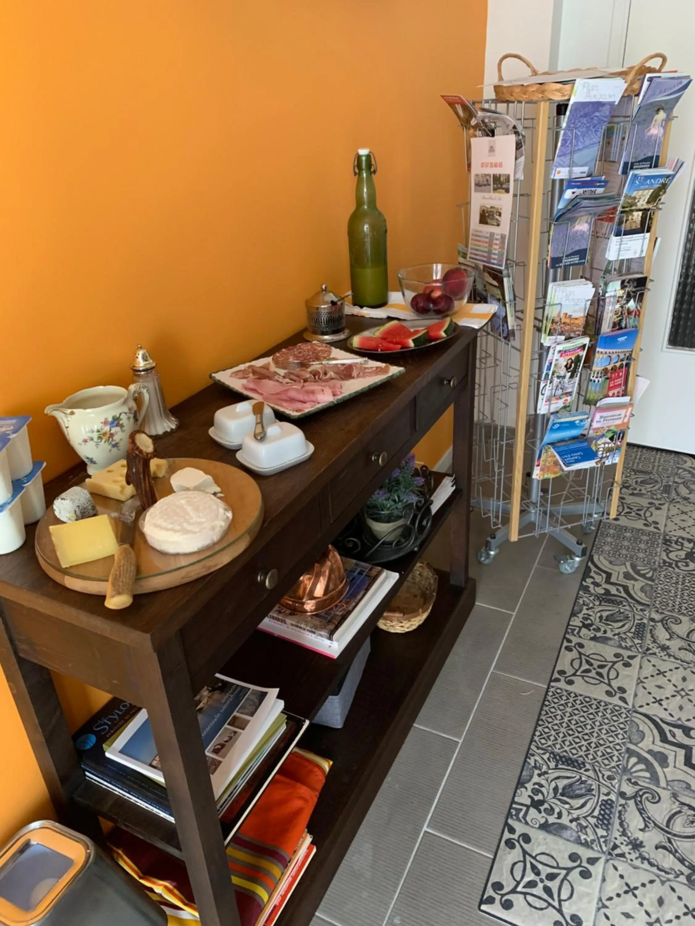 Continental breakfast in B&B - Chambres d'hôtes Le Foch