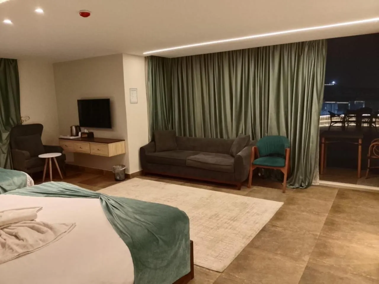 Bedroom, Bed in Blue Pyramids Eyes Hotel