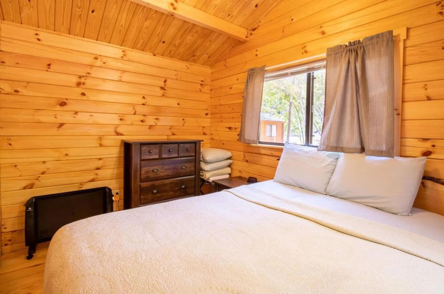 Bedroom, Bed in Wilderness Presidential Resort