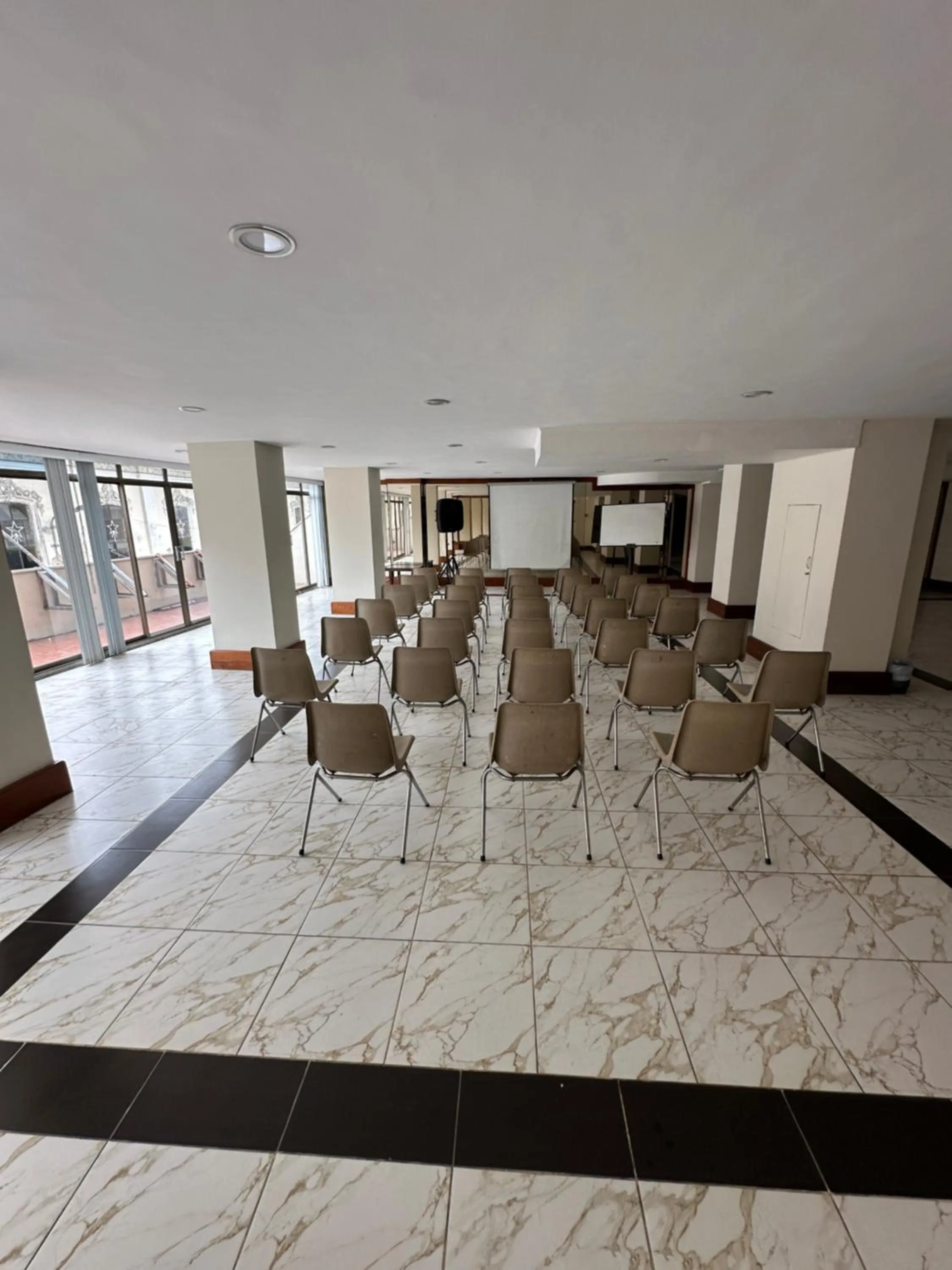 Business facilities in Hotel Presidente by NASS