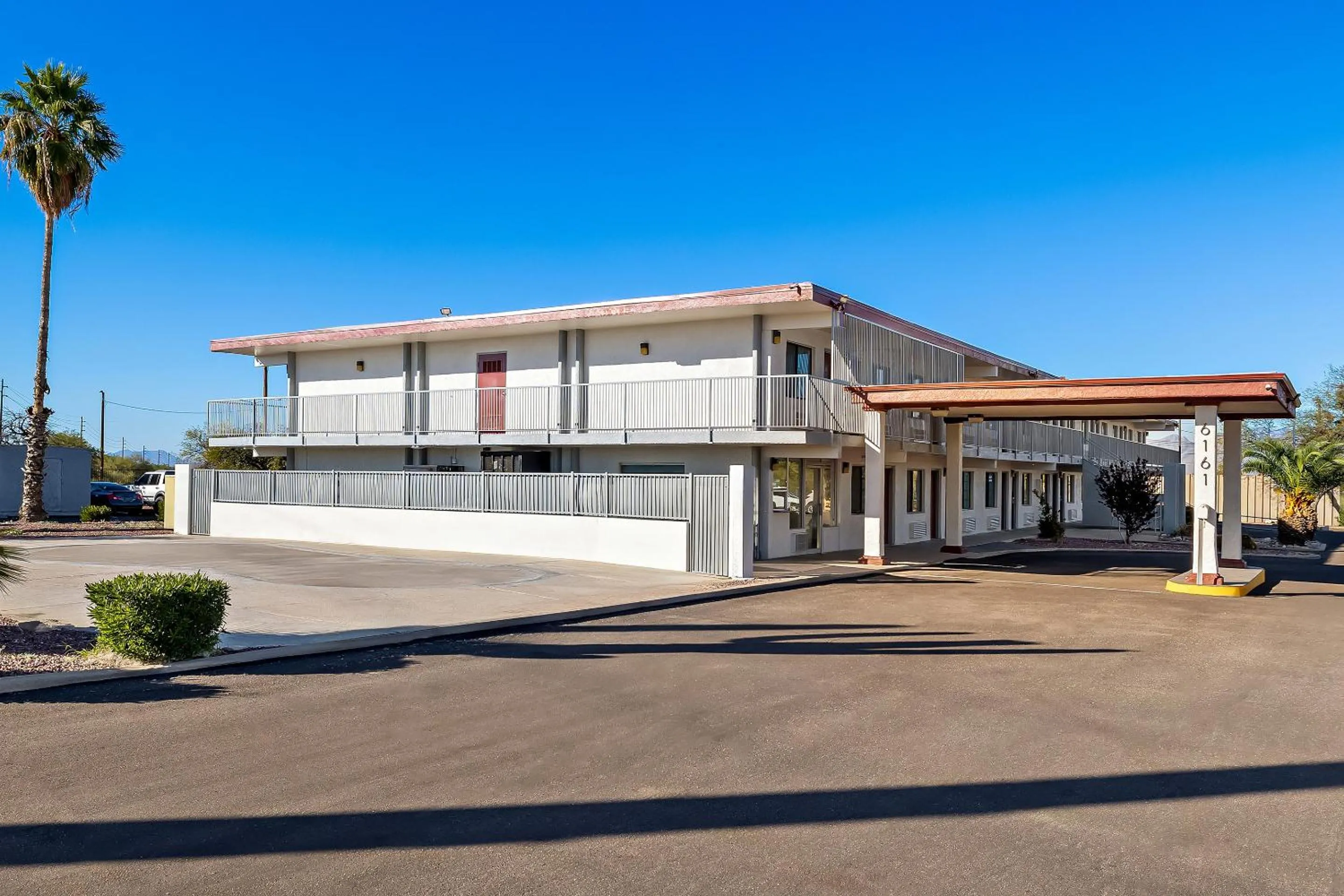 Property building in Red Roof Inn Tucson - Vail