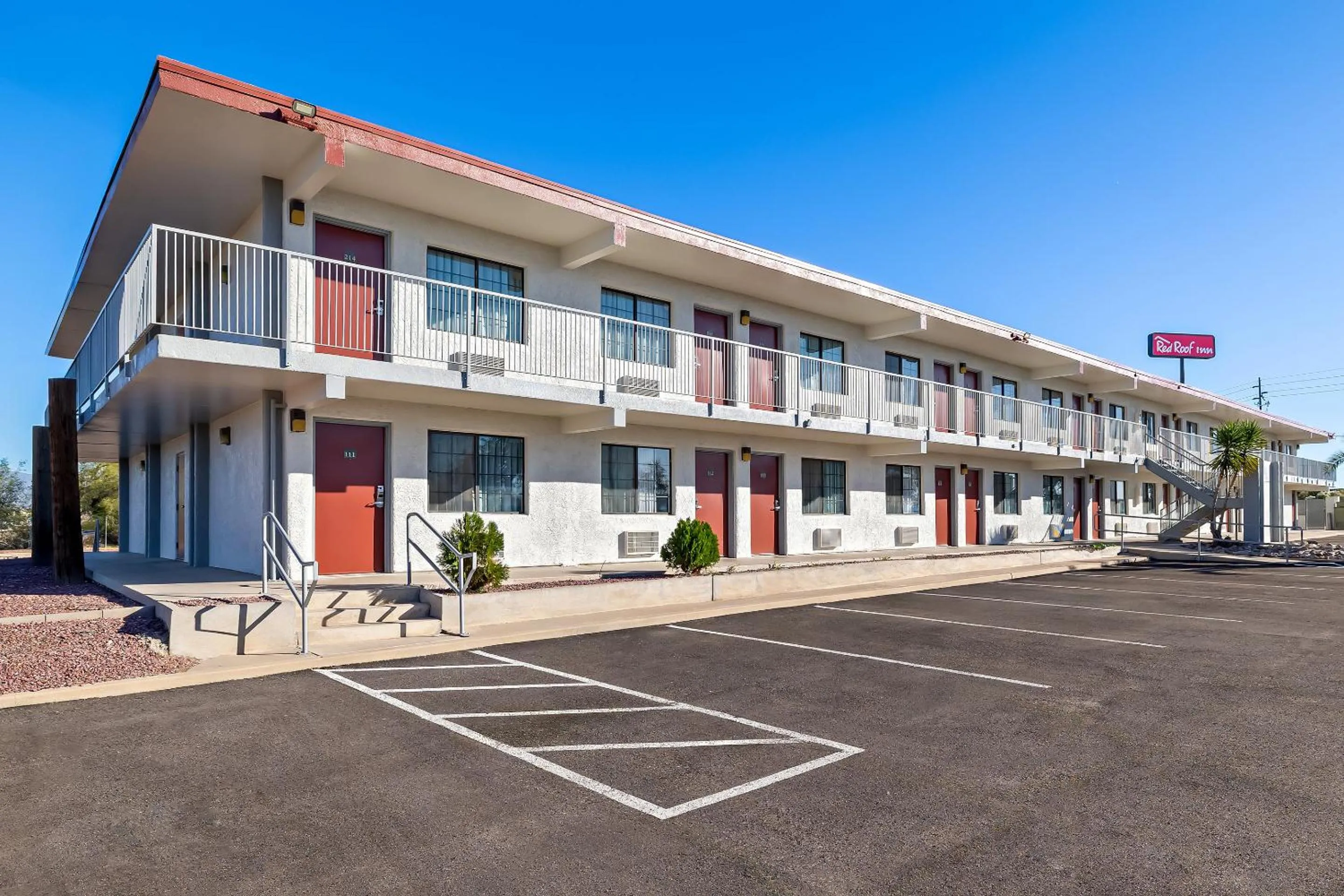 Property building in Red Roof Inn Tucson - Vail