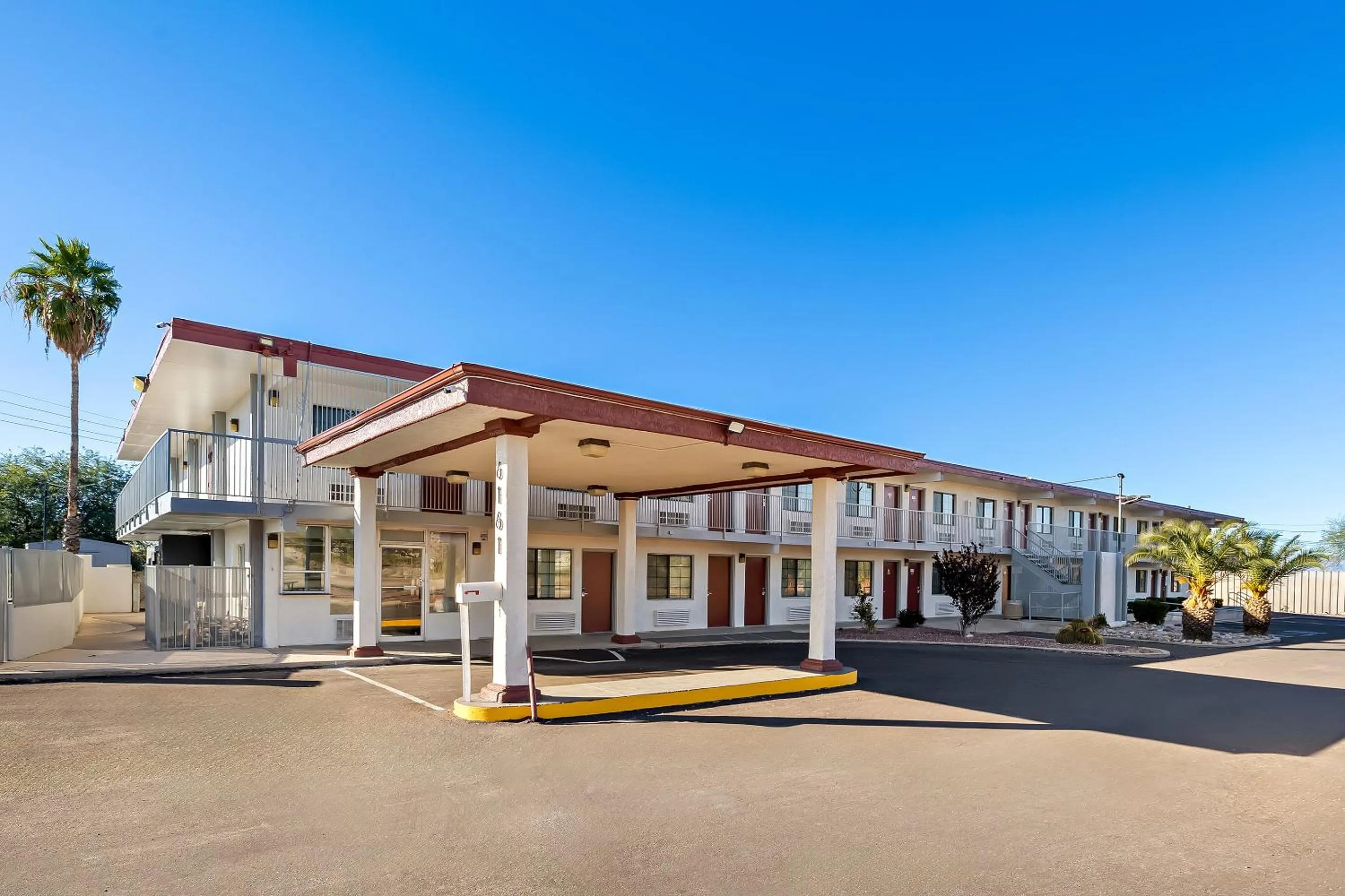 Property building in Red Roof Inn Tucson - Vail