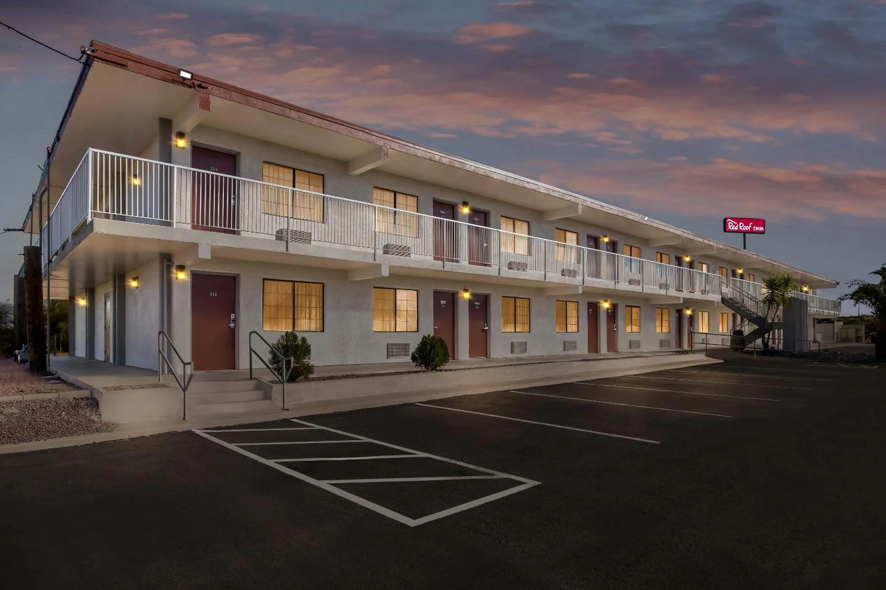 Facade/entrance in Red Roof Inn Tucson - Vail