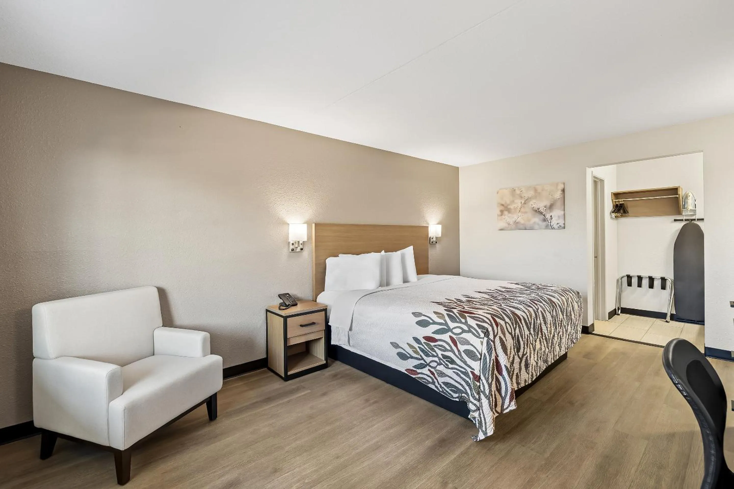 Bedroom, Bed in Red Roof Inn Tucson - Vail