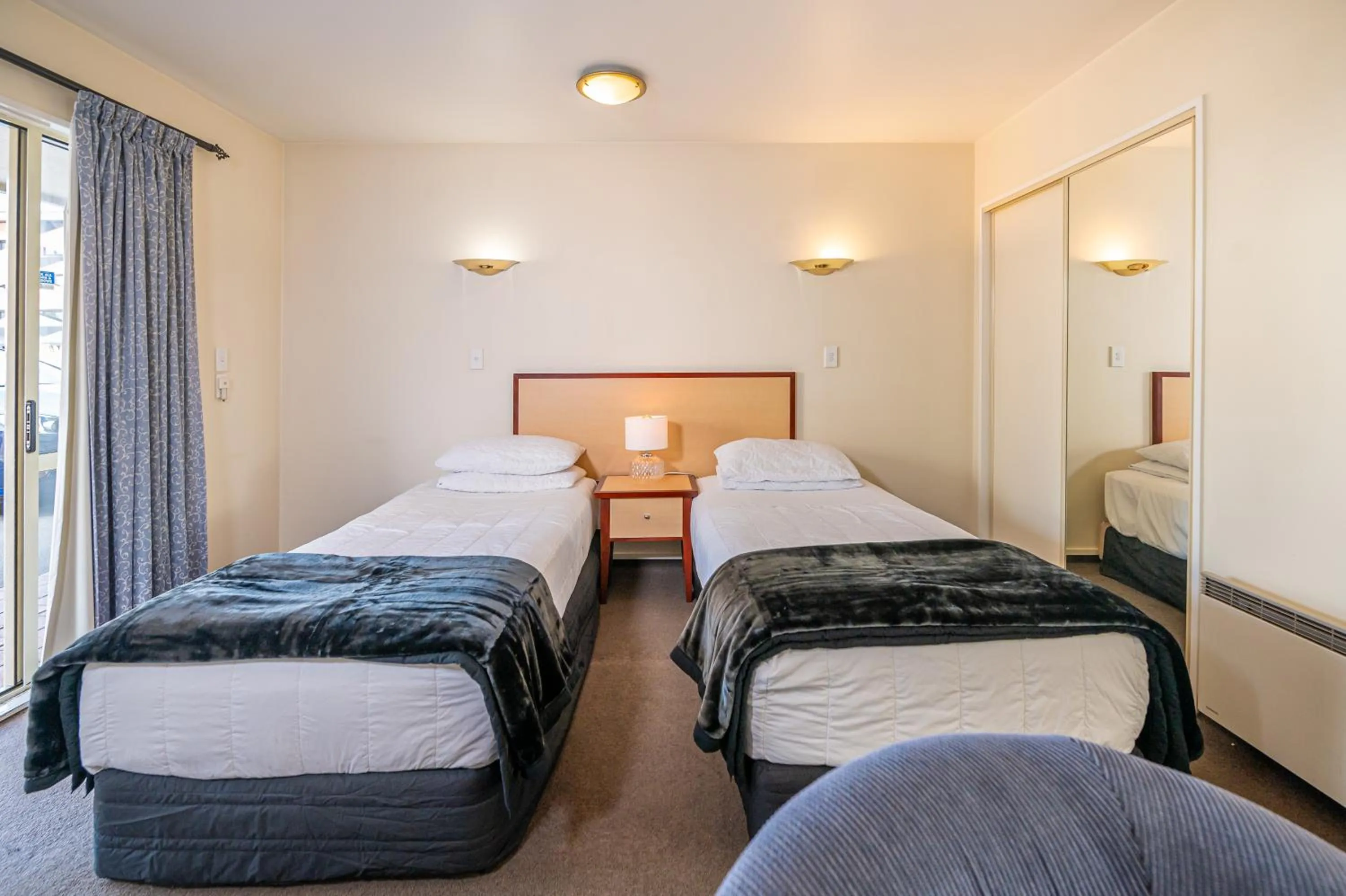 Bedroom, Bed in Daffodil Motel