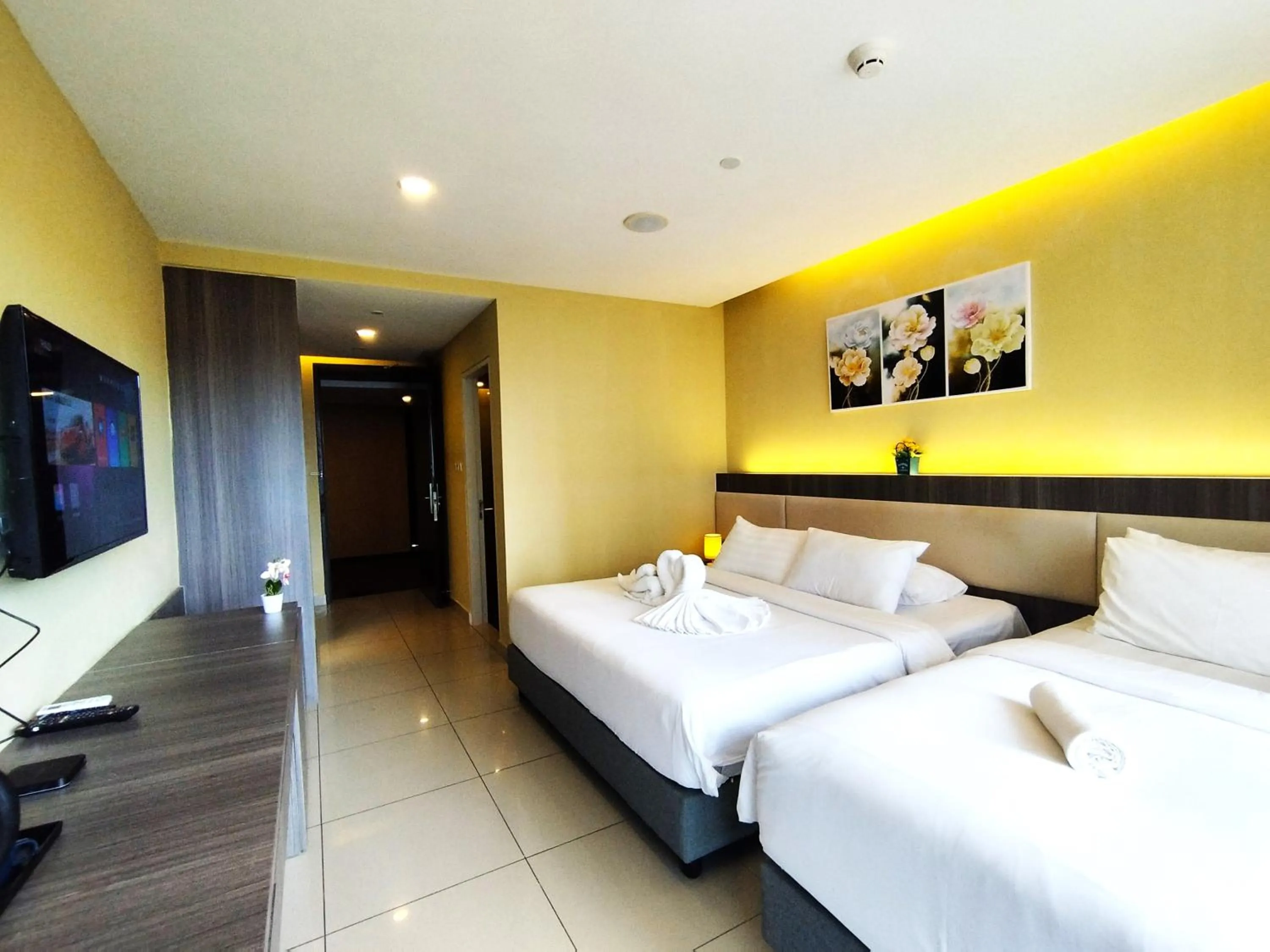 Bedroom, Bed in GENTING FoggyCold StayCation AT Ion Delemen By HAPYHOME