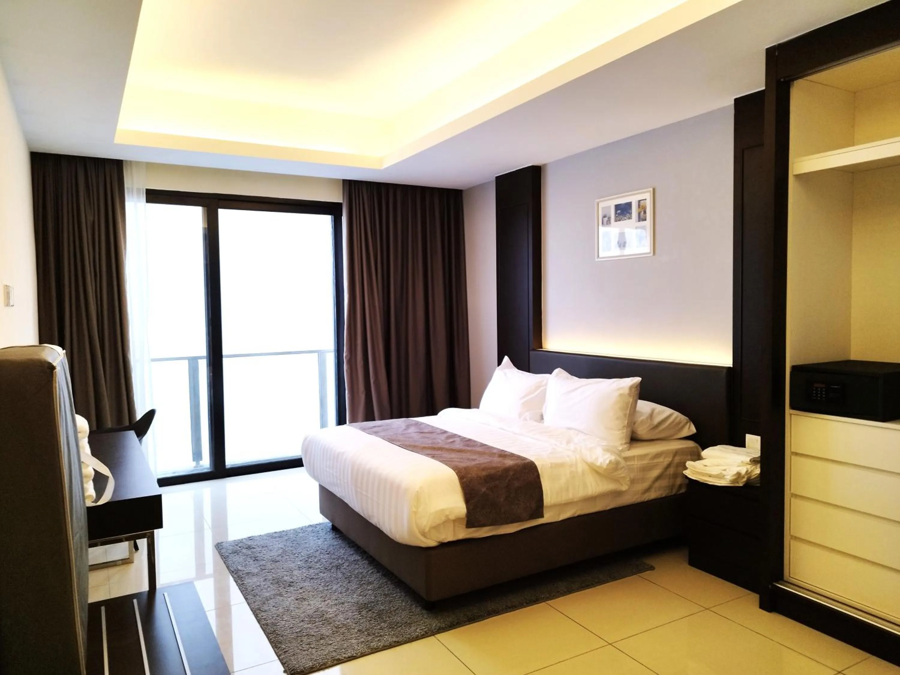 Bedroom, Bed in GENTING FoggyCold StayCation AT Ion Delemen By HAPYHOME