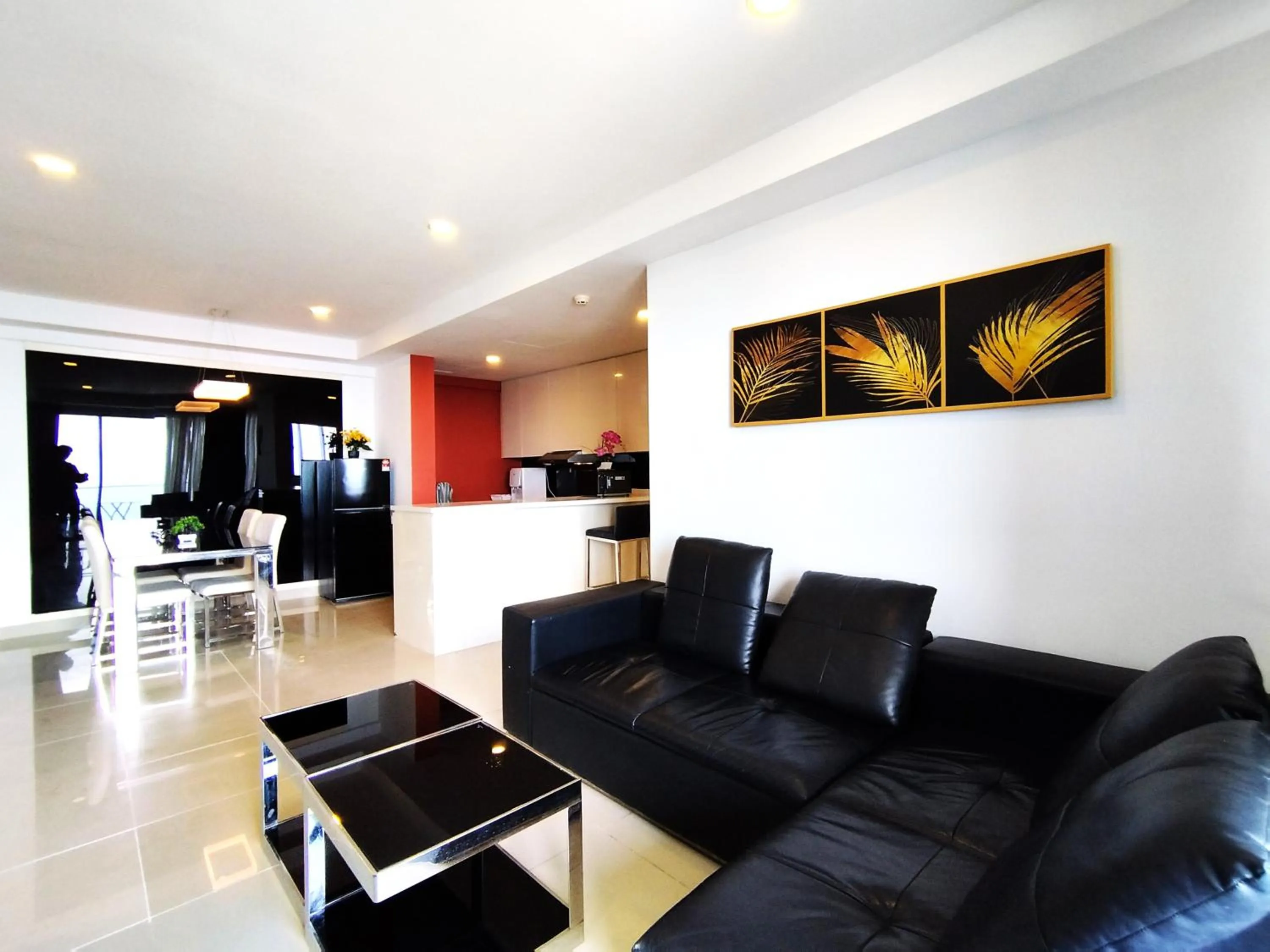 Living room in GENTING FoggyCold StayCation AT Ion Delemen By HAPYHOME