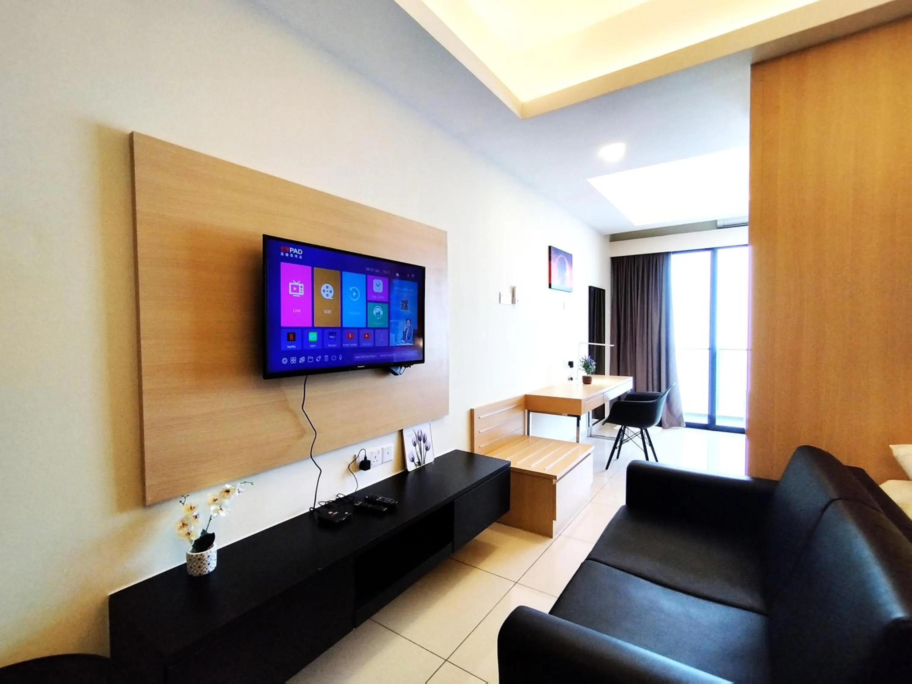 Living room in GENTING FoggyCold StayCation AT Ion Delemen By HAPYHOME