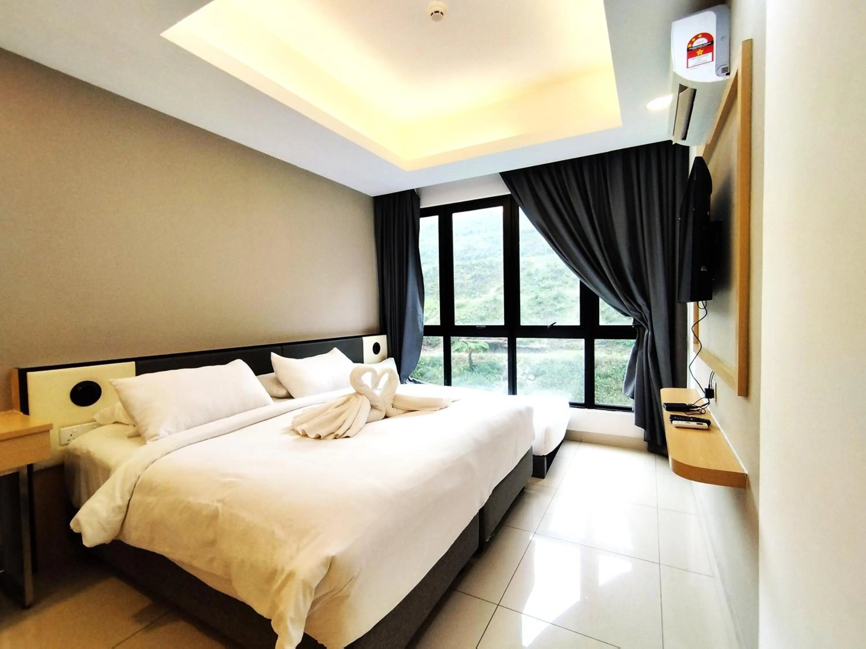 Bedroom, Bed in GENTING FoggyCold StayCation AT Ion Delemen By HAPYHOME