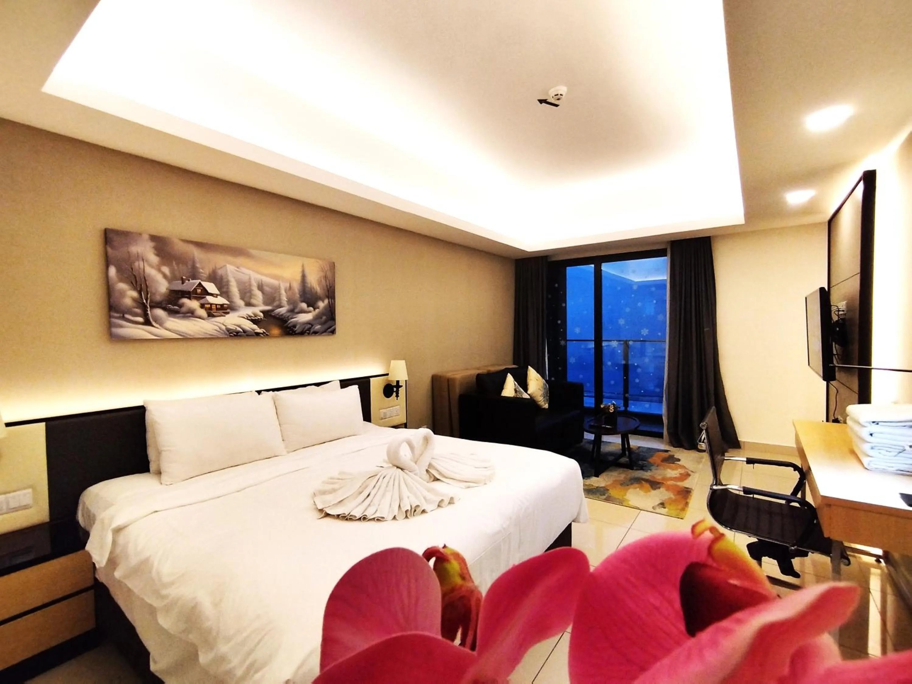 Bedroom, Bed in GENTING FoggyCold StayCation AT Ion Delemen By HAPYHOME
