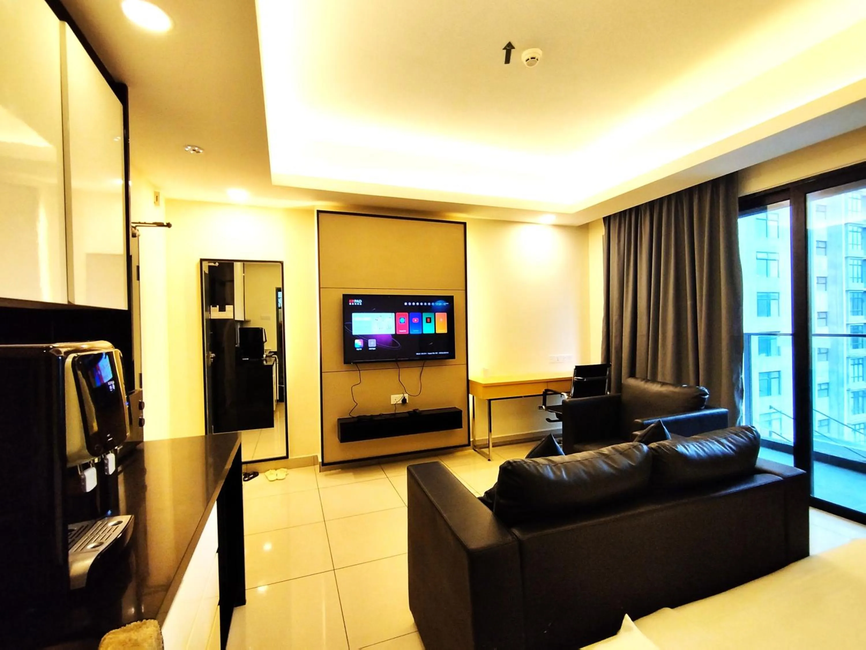 Living room in GENTING FoggyCold StayCation AT Ion Delemen By HAPYHOME