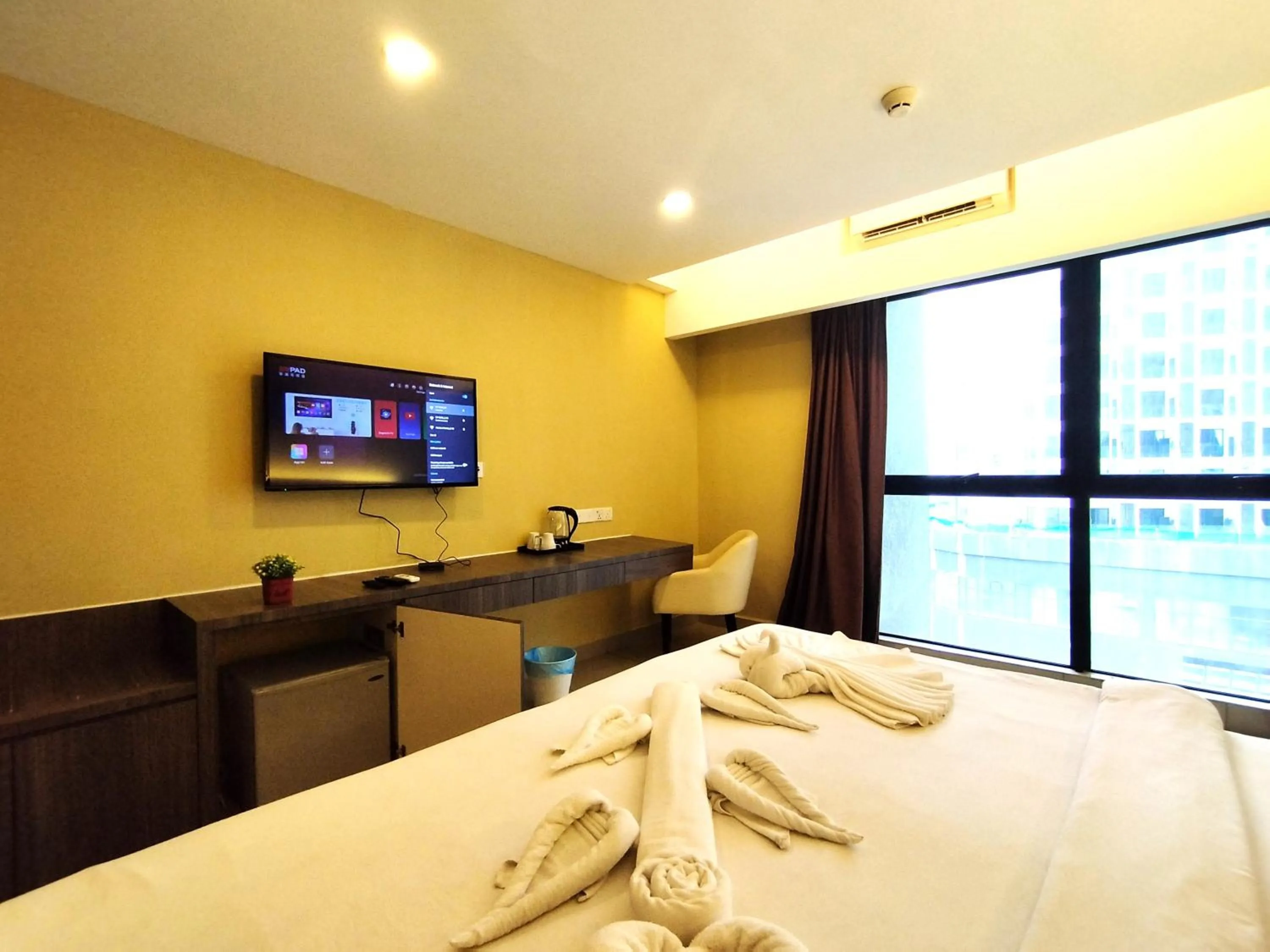 Bedroom, Bed in GENTING FoggyCold StayCation AT Ion Delemen By HAPYHOME