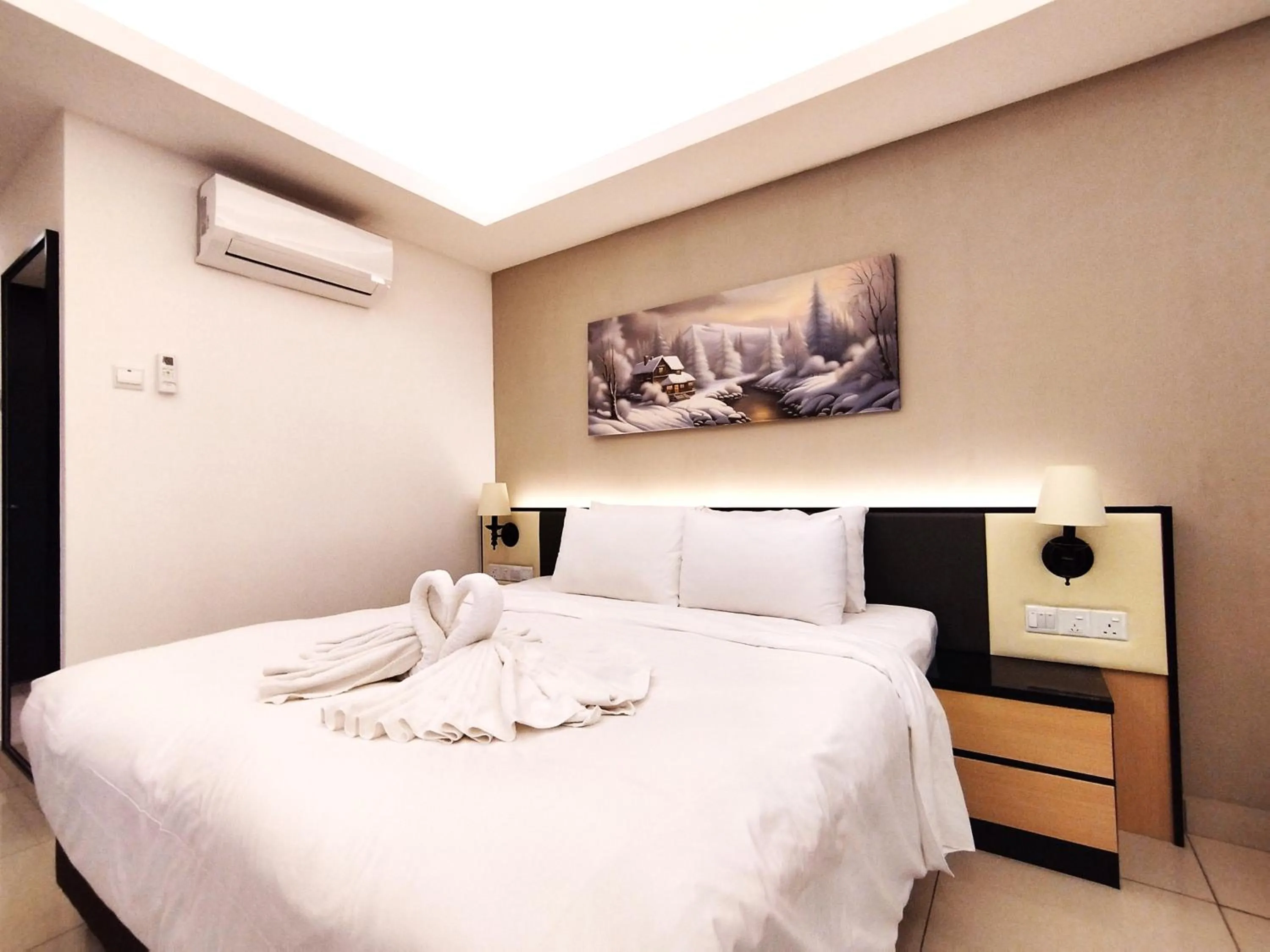 Bedroom, Bed in GENTING FoggyCold StayCation AT Ion Delemen By HAPYHOME