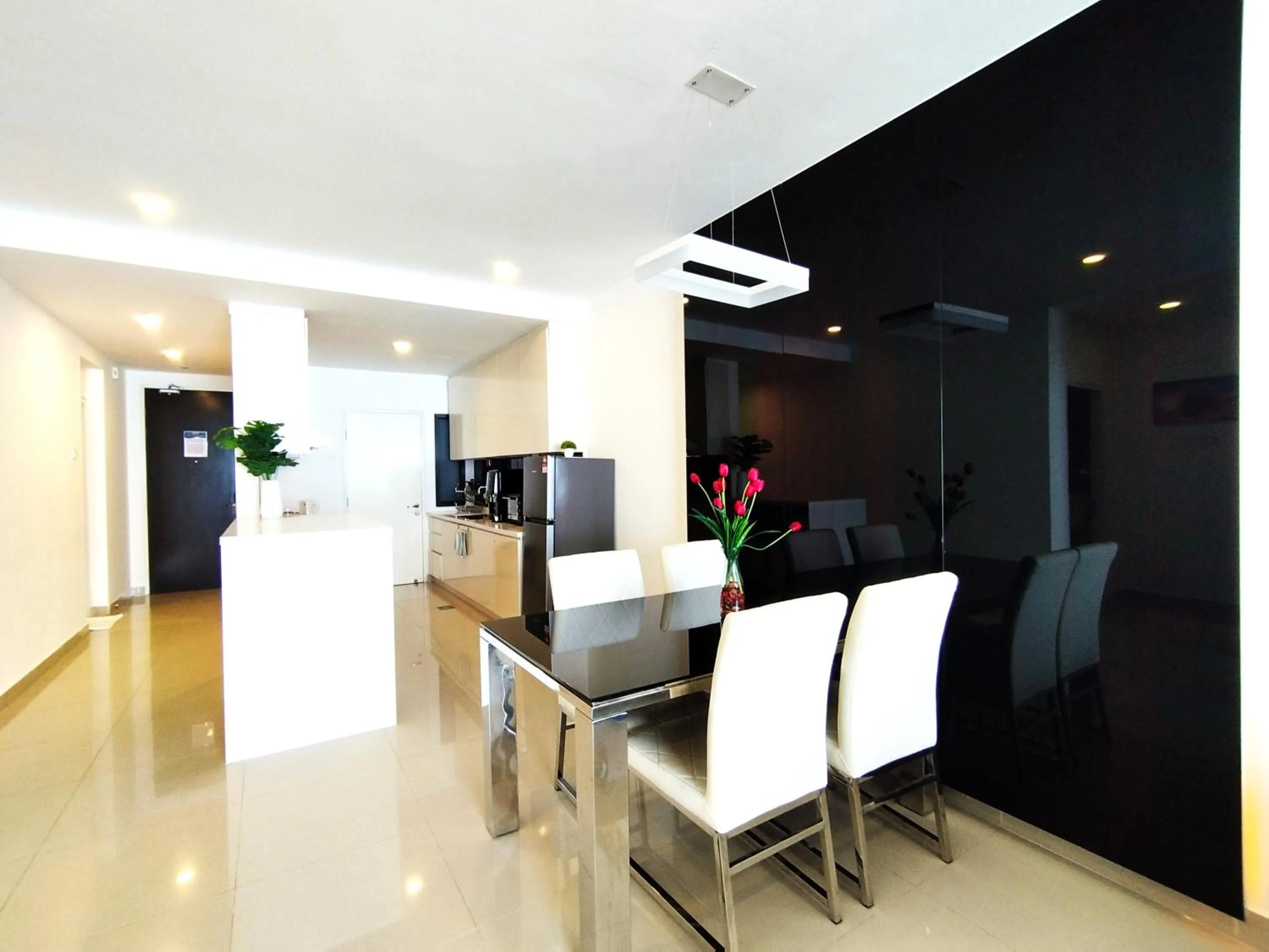 Living room in GENTING FoggyCold StayCation AT Ion Delemen By HAPYHOME