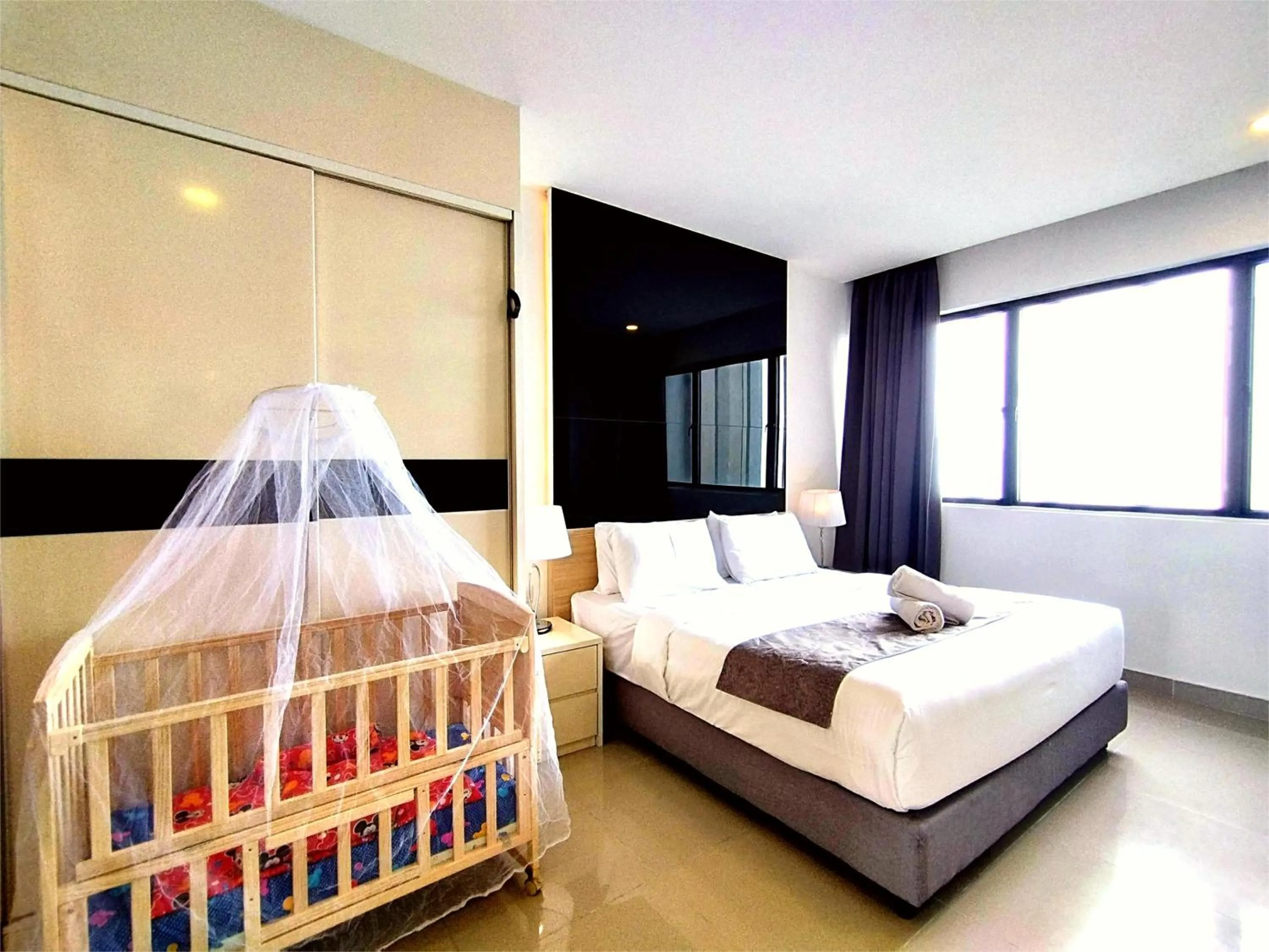 Bedroom, Bed in GENTING FoggyCold StayCation AT Ion Delemen By HAPYHOME