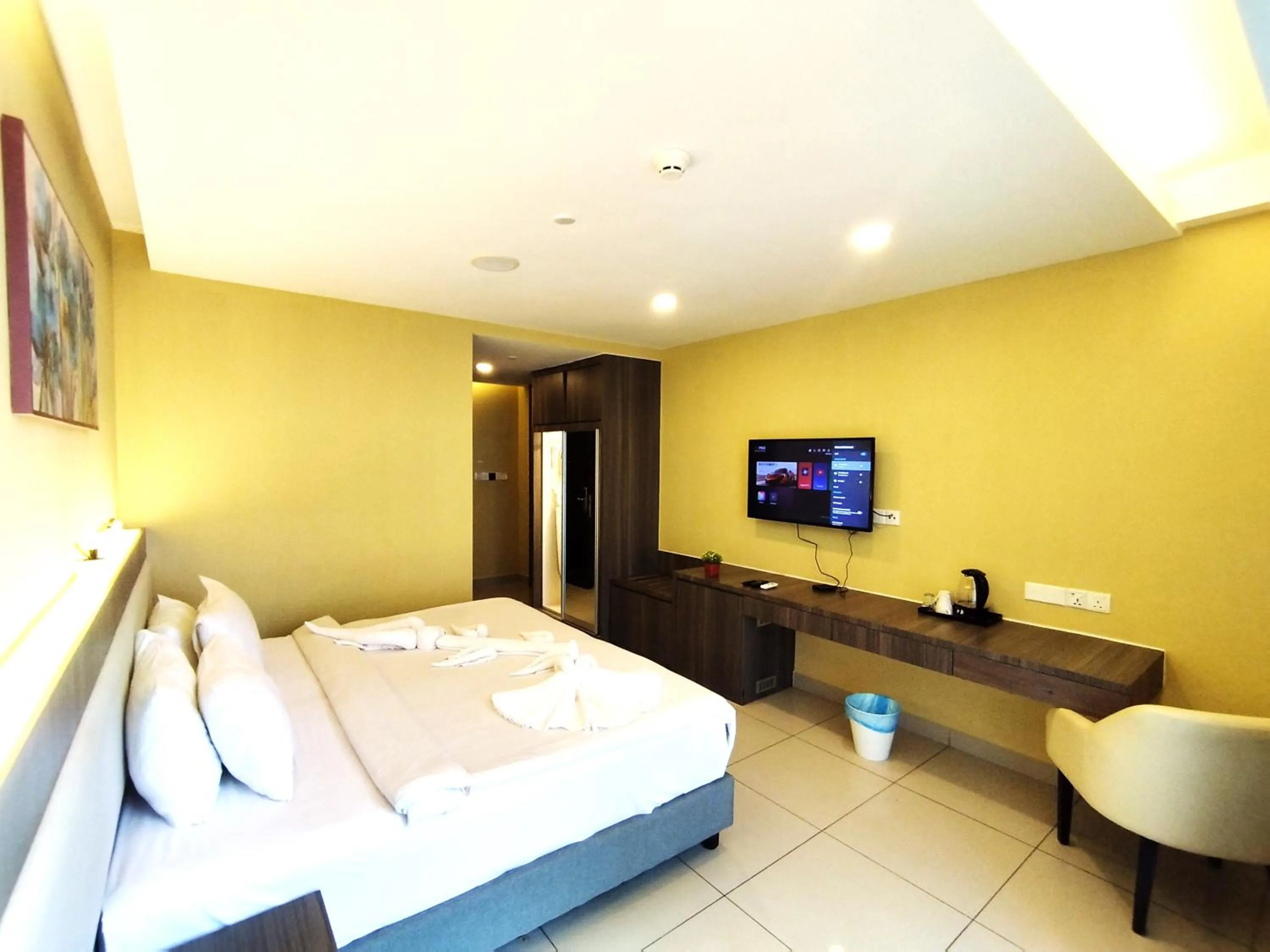 Bedroom, Bed in GENTING FoggyCold StayCation AT Ion Delemen By HAPYHOME