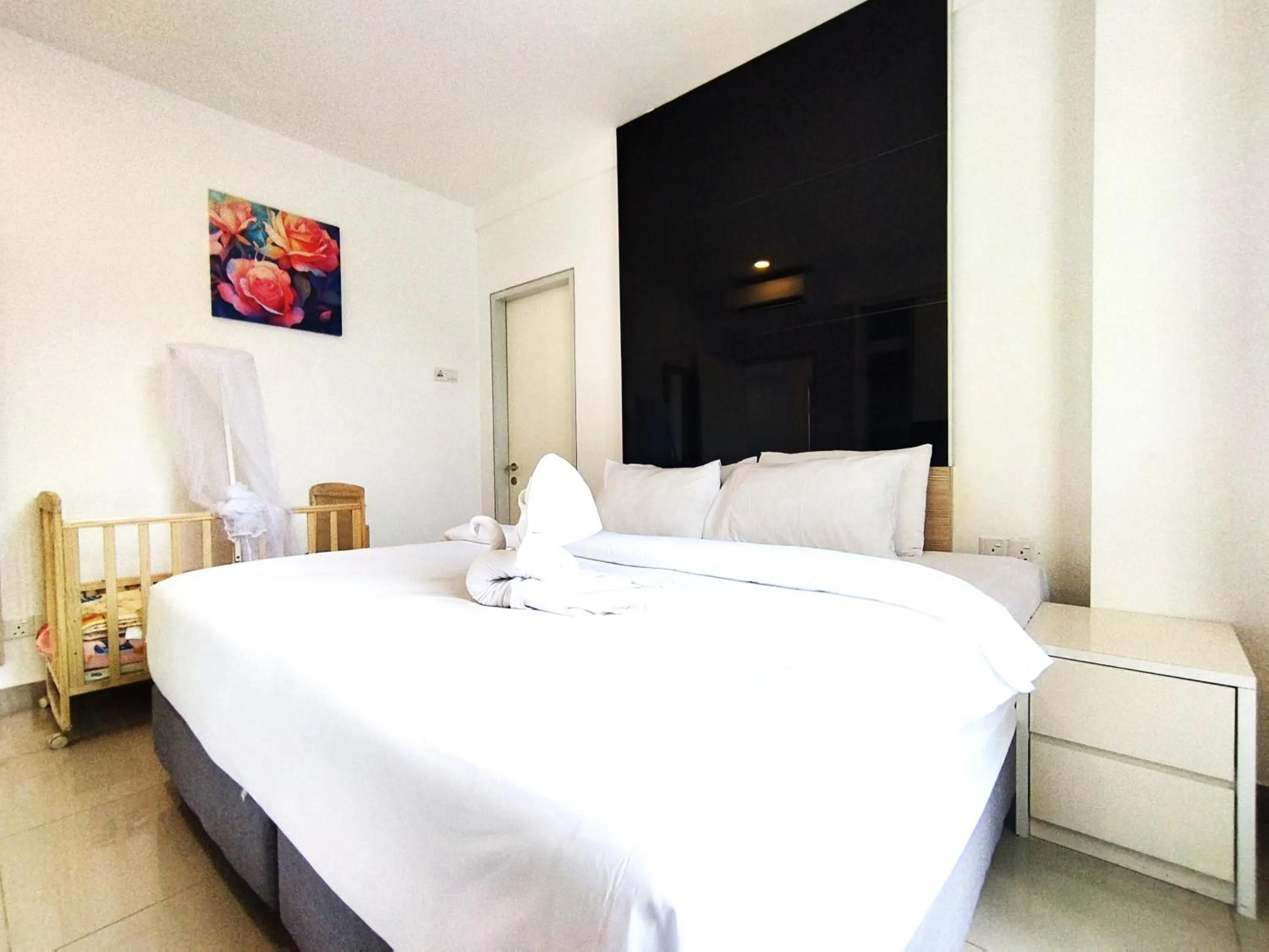 Bedroom, Bed in GENTING FoggyCold StayCation AT Ion Delemen By HAPYHOME