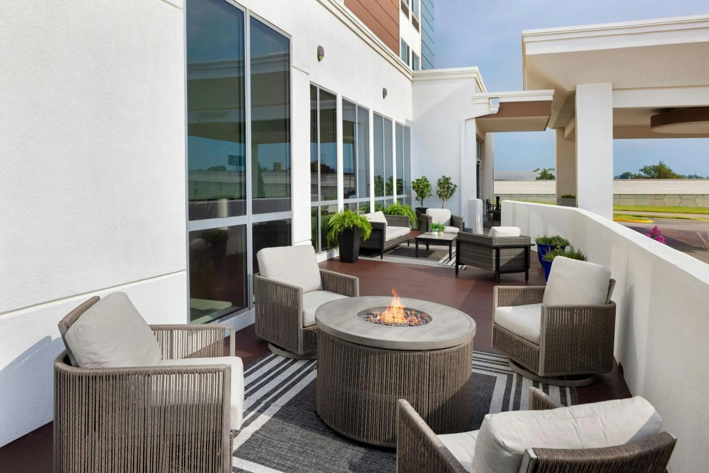 Lounge or bar in SpringHill Suites by Marriott Wichita Airport