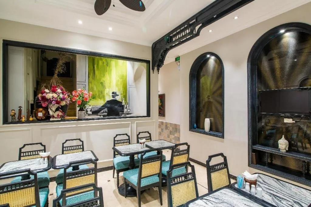 Restaurant/places to eat in Hanoi Graceful Hotel and Travel